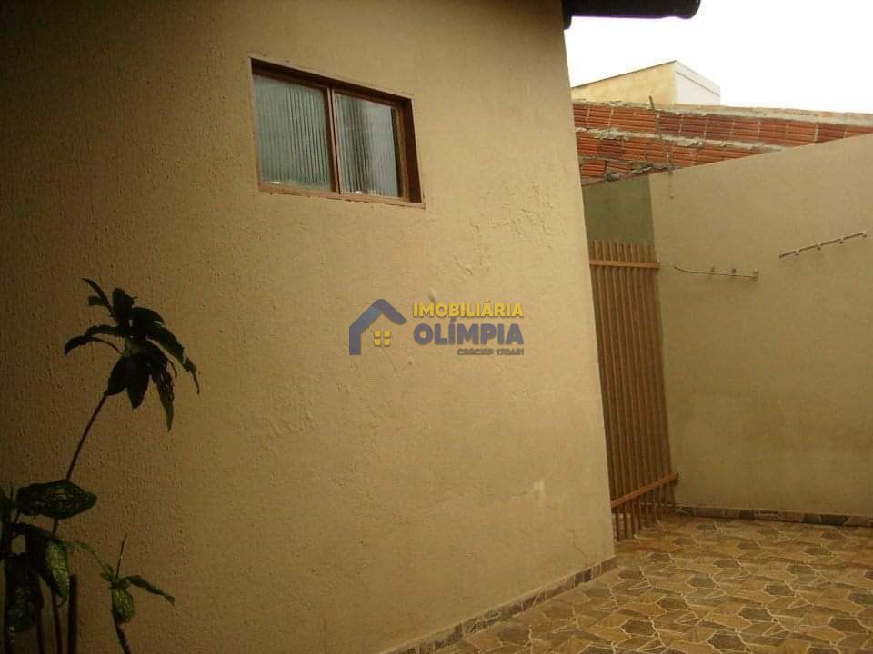 Casa à venda com 3 quartos, 1m² - Foto 2