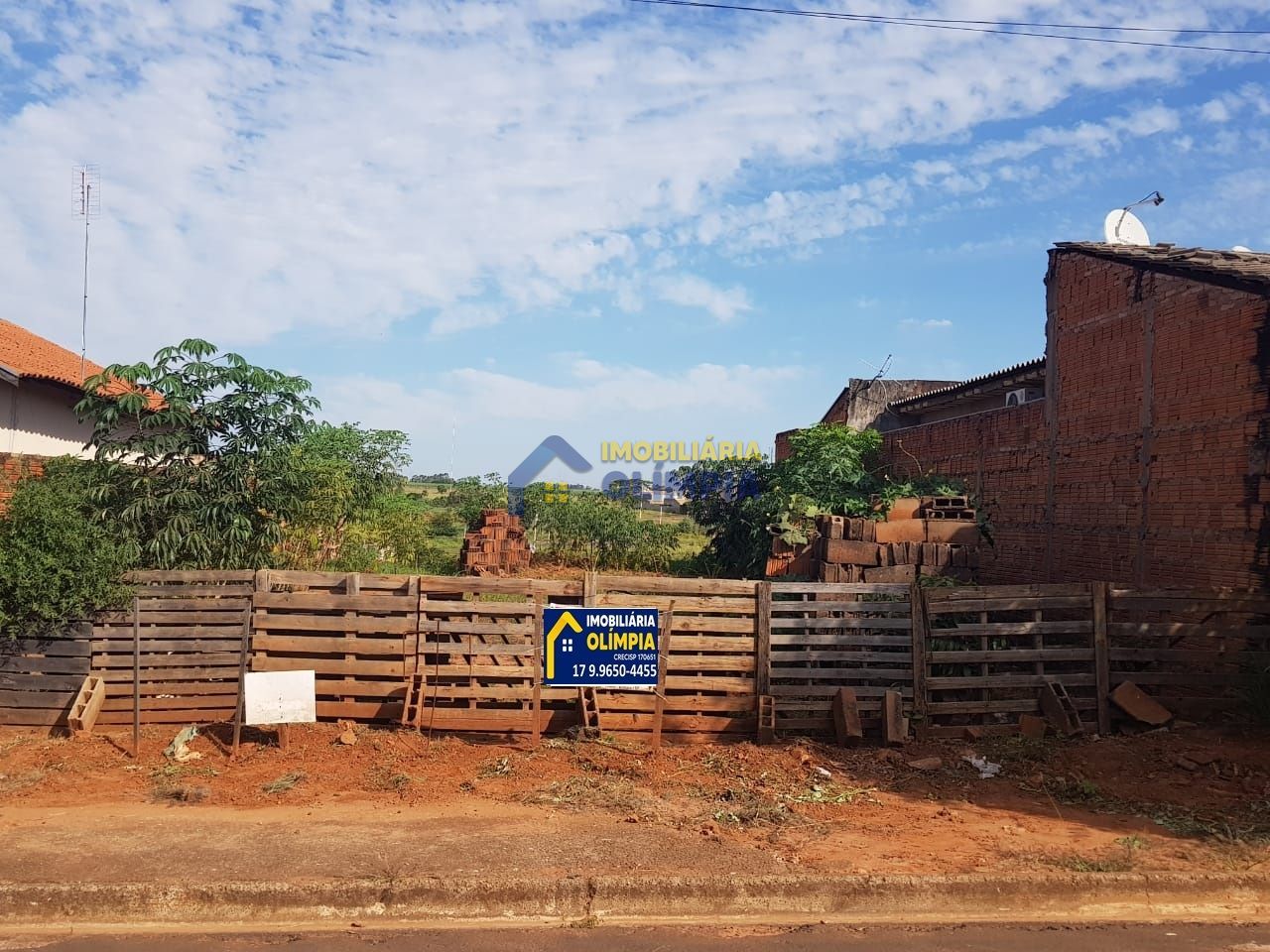 Terreno à venda, 250m² - Foto 1