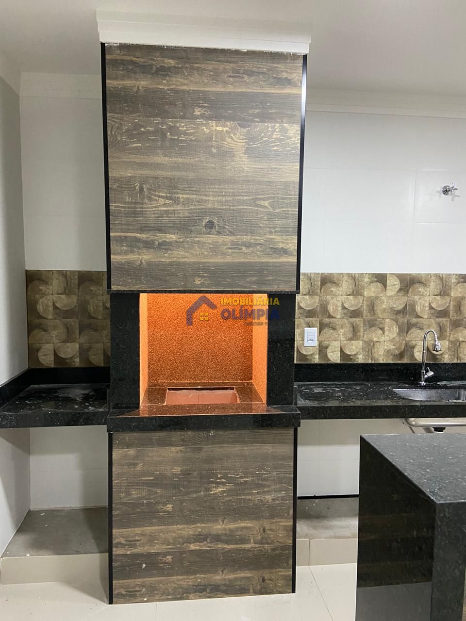 Casa à venda com 3 quartos, 300m² - Foto 2