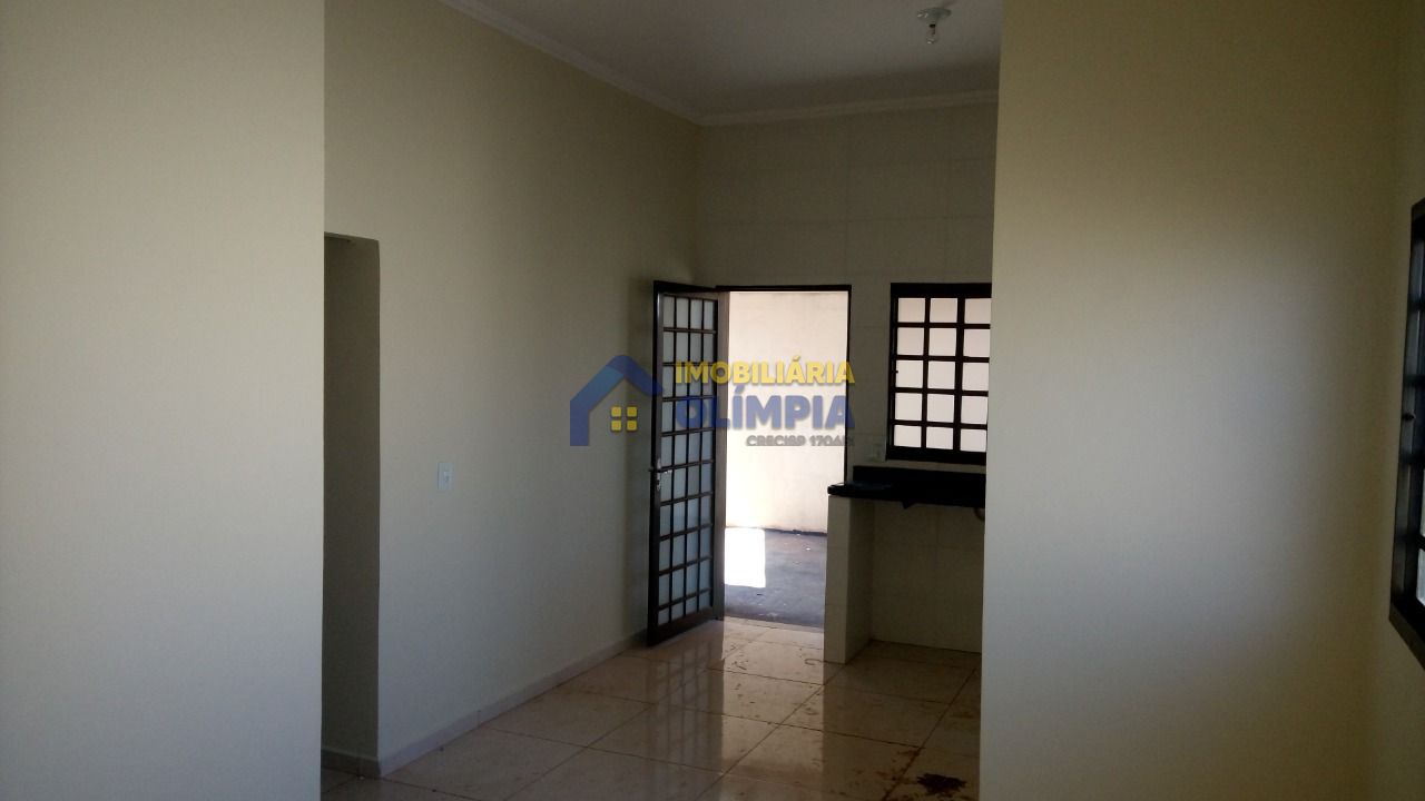 Casa à venda com 2 quartos, 70m² - Foto 2