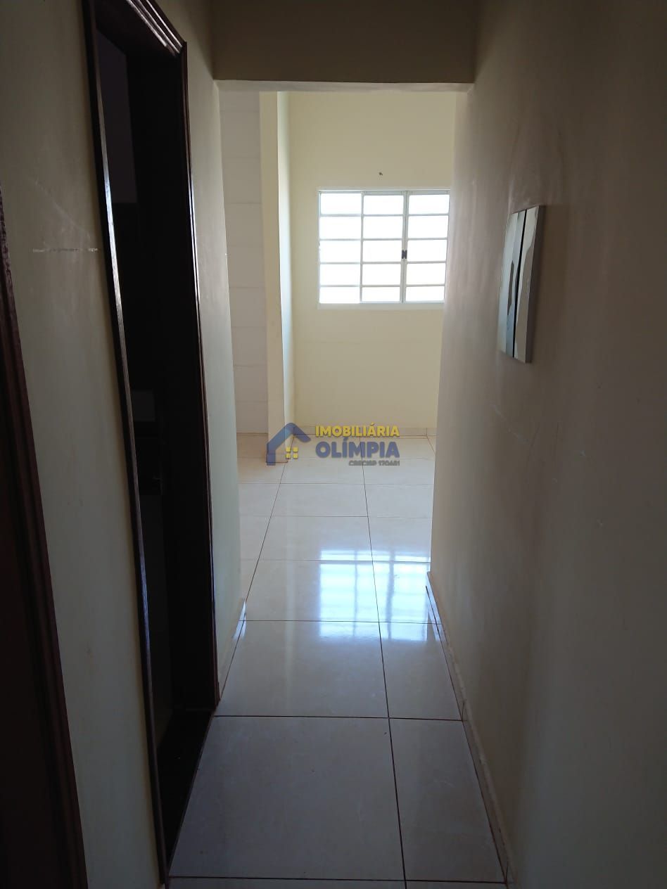 Casa à venda com 2 quartos, 70m² - Foto 3