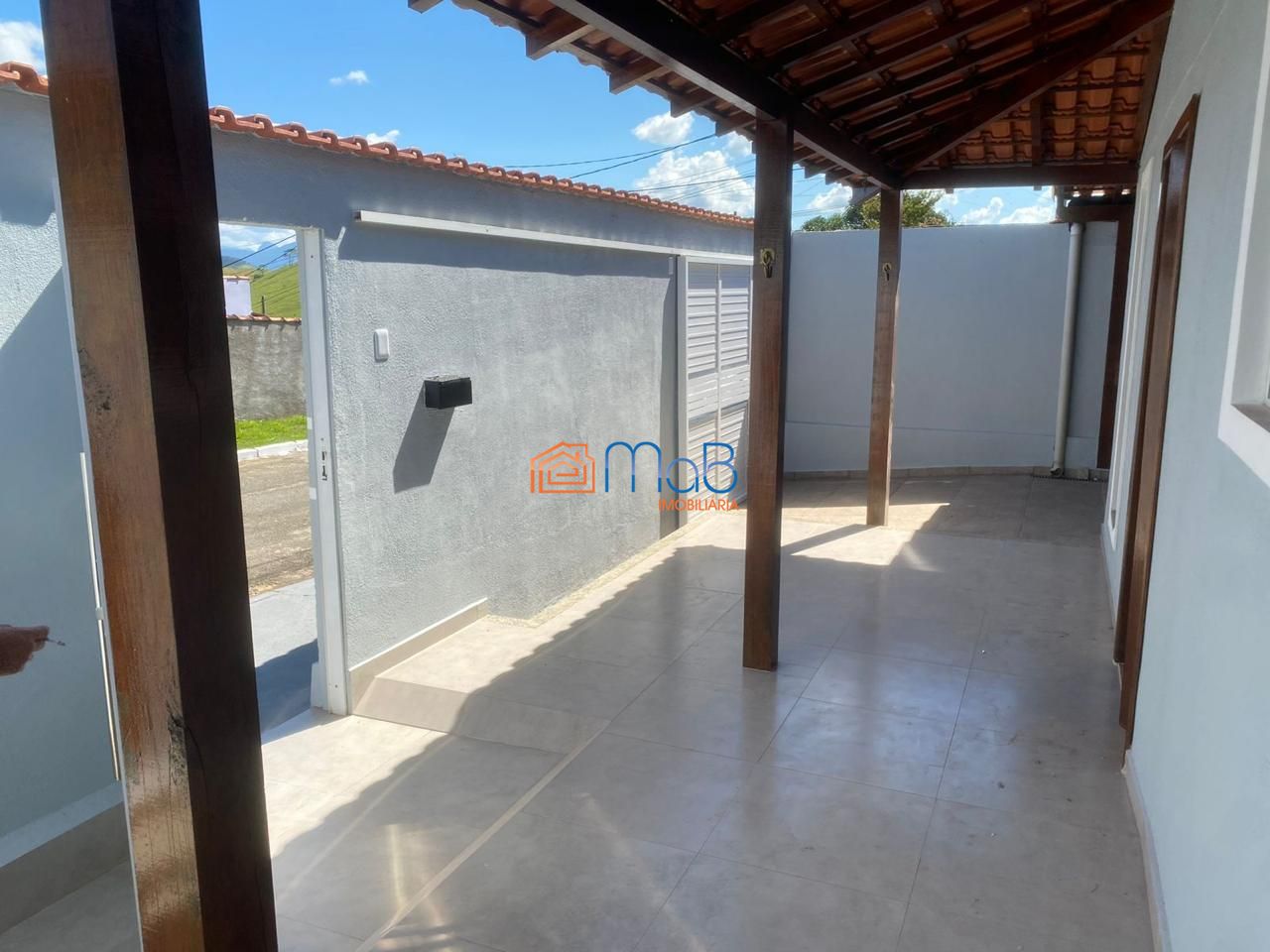 Casa à venda com 2 quartos, 60m² - Foto 4