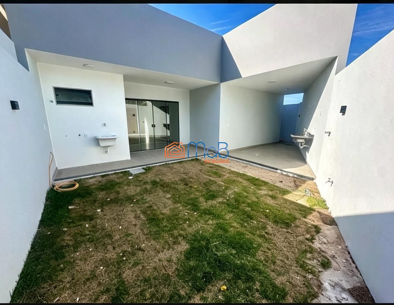 Casa Linear à Venda no Vale das Palmeiras – Macaé/RJ