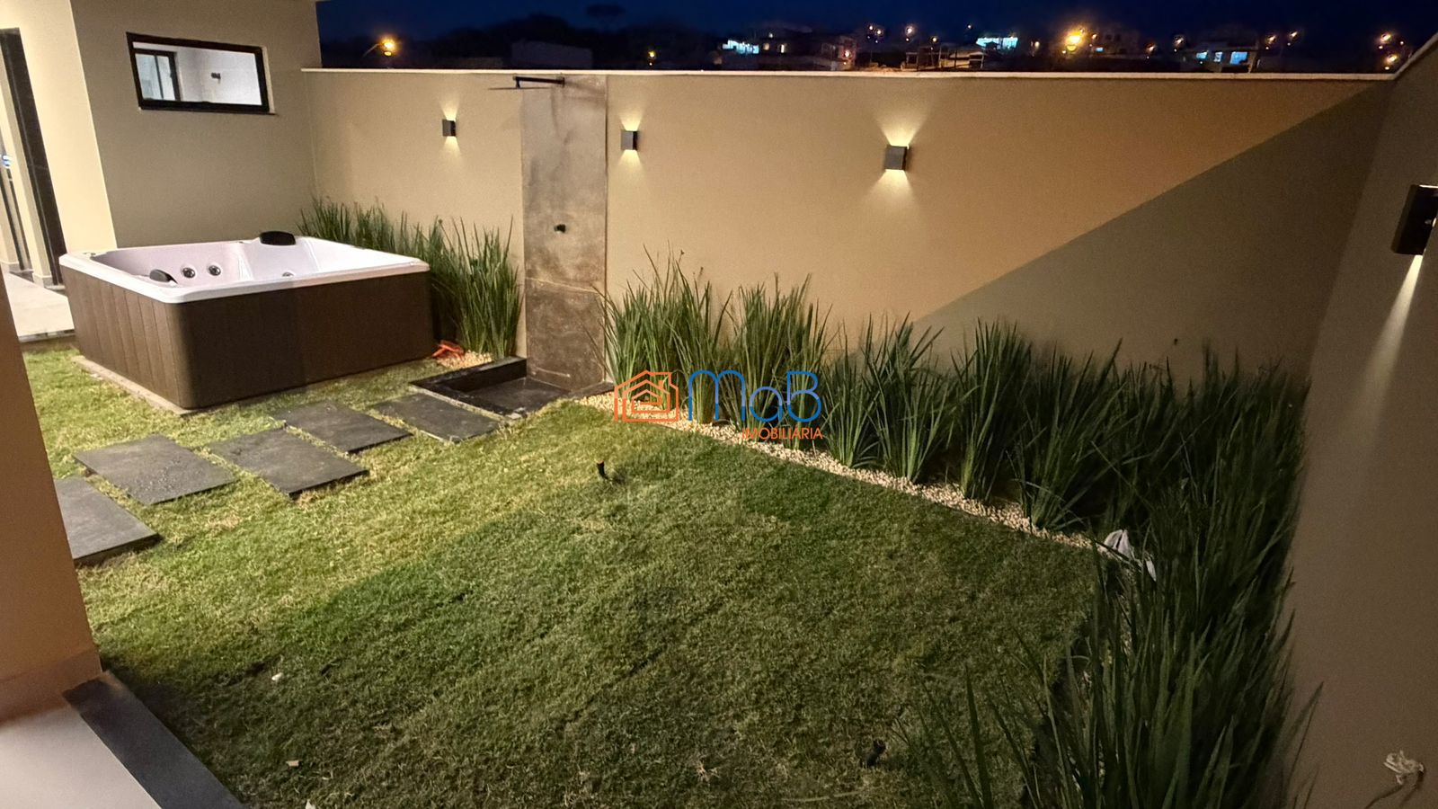 Casa de alto padrão em macaé, no condomínio residencial do b