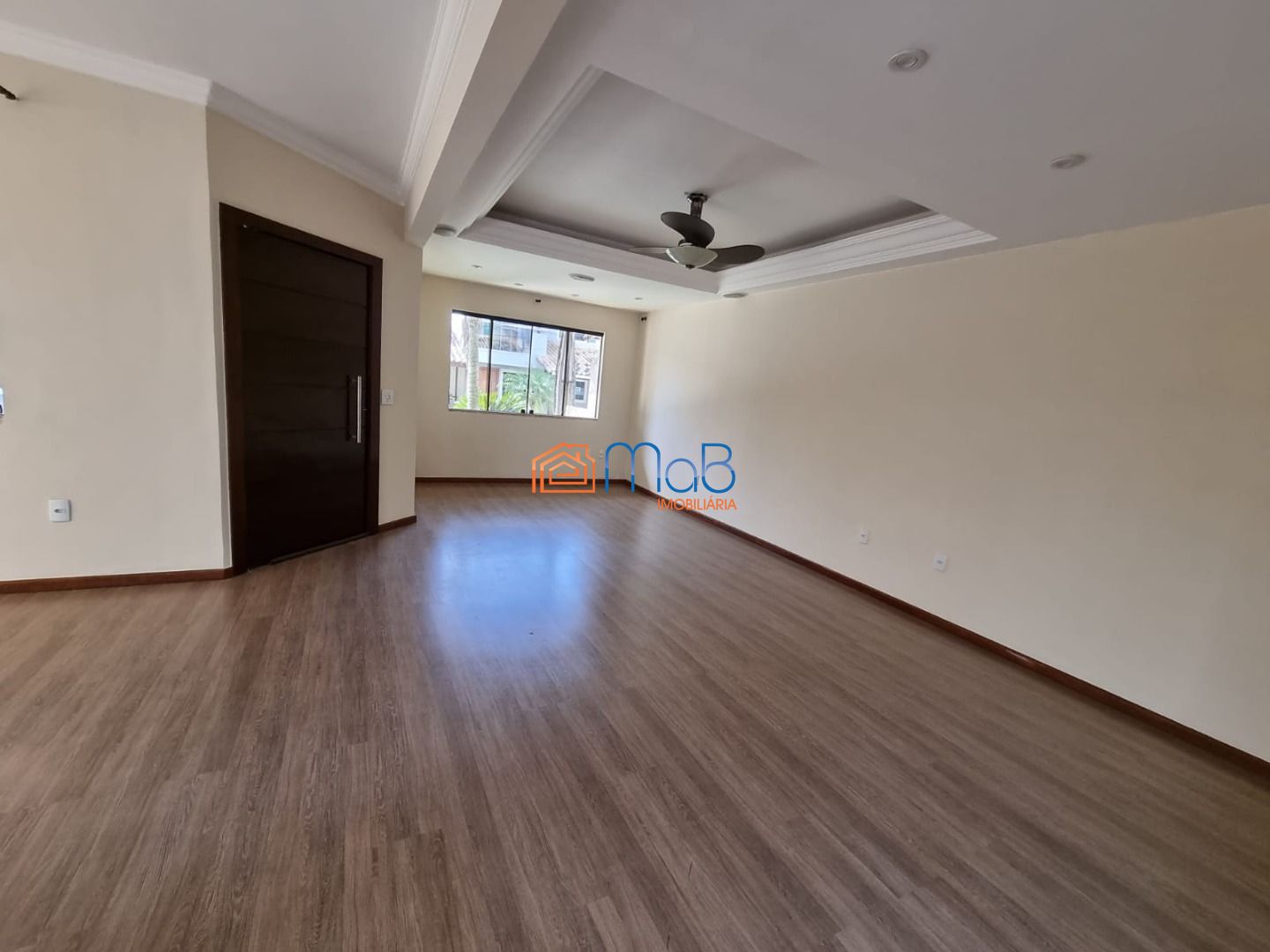 Casa à venda com 3 quartos, 160m² - Foto 2