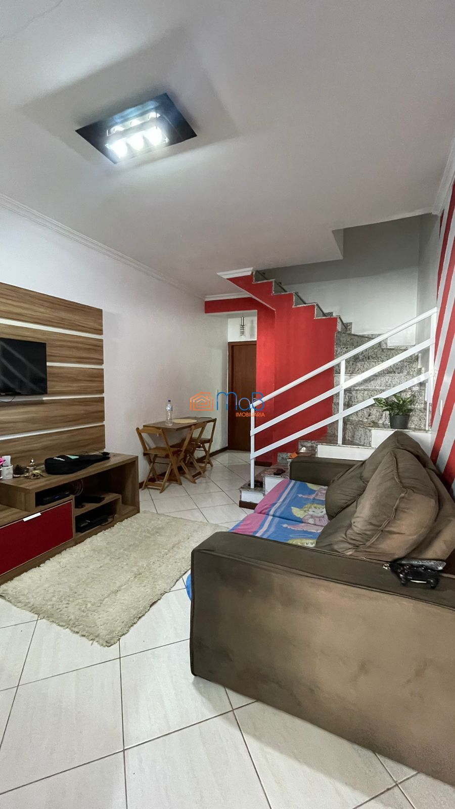 Casa à venda com 2 quartos, 65m² - Foto 1