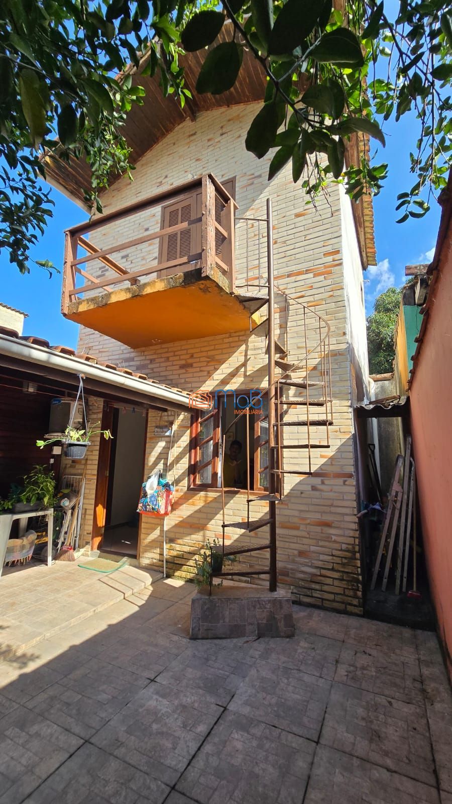 Casa à venda em trapóleo – amplo espaço e excelente estrutura!