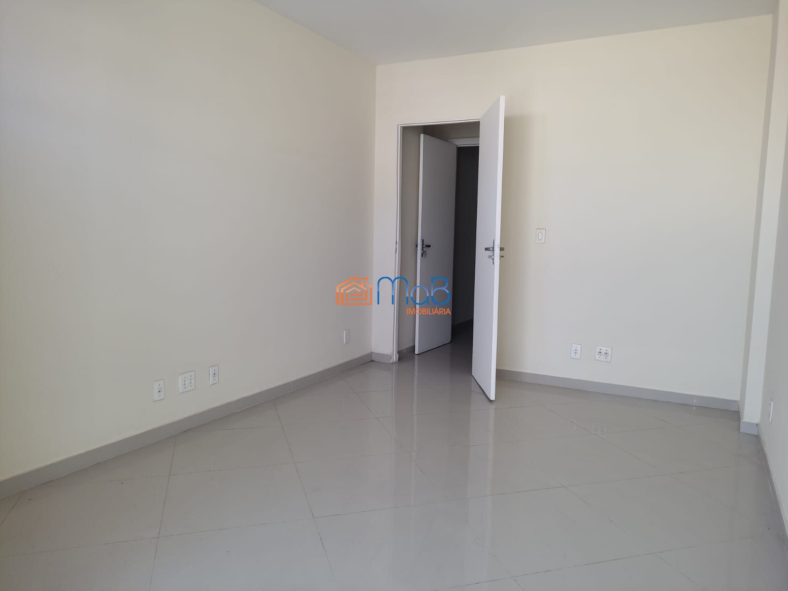 Conjunto Comercial-Sala para alugar com 2 quartos, 34m² - Foto 2