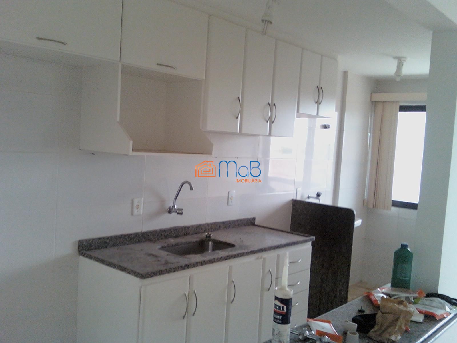 Apartamento à venda com 2 quartos, 70m² - Foto 4