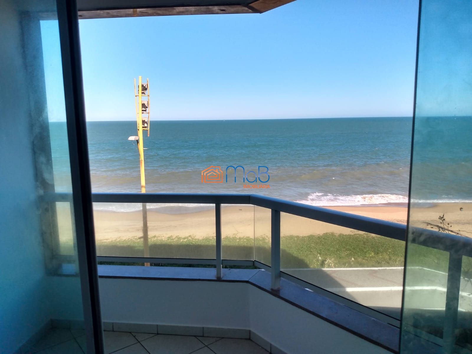 Apartamento com 120m², vista para o mar e 4 quartos sendo 01