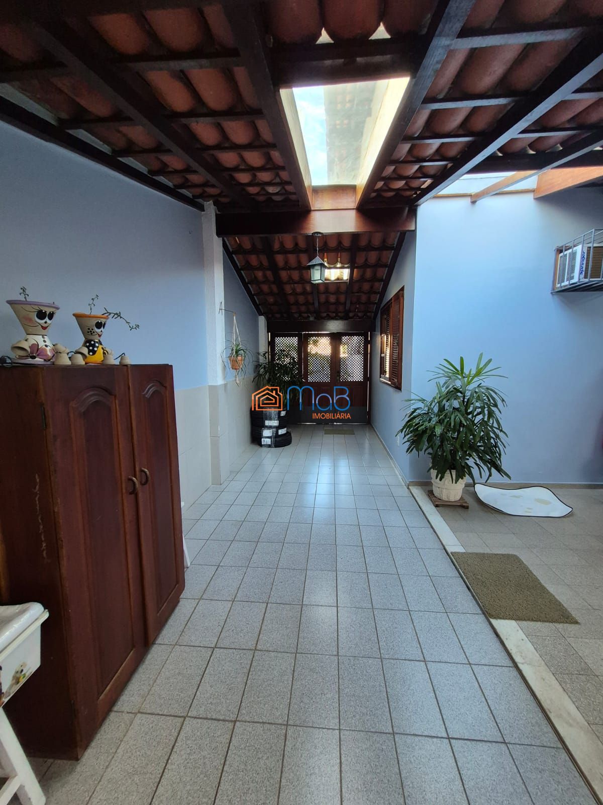 Casa de 310m² com Área Gourmet Completa e 4 Quartos