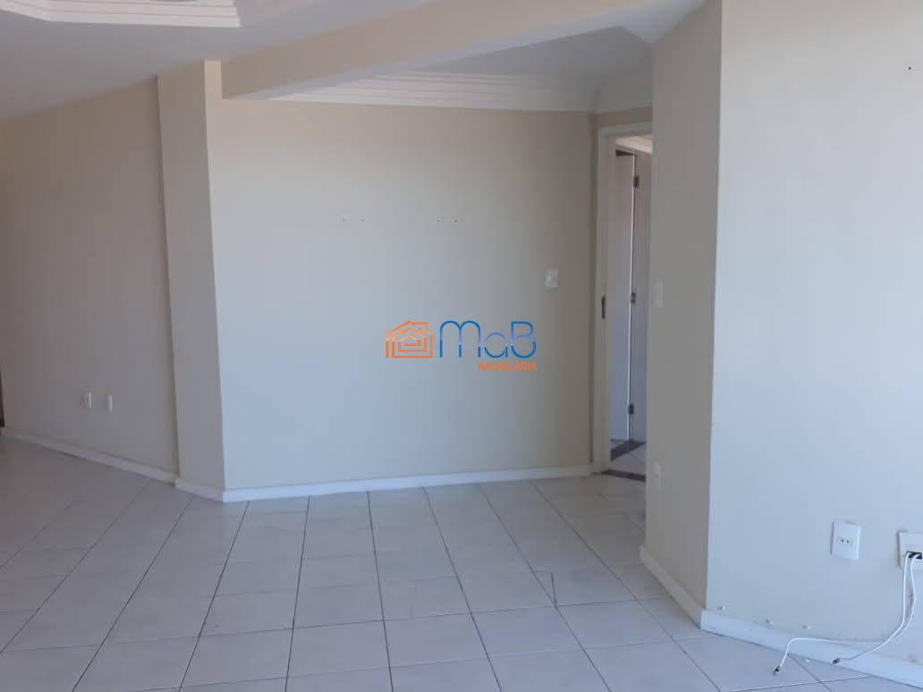 Apartamento com 120m², vista para o mar e 4 quartos sendo 01