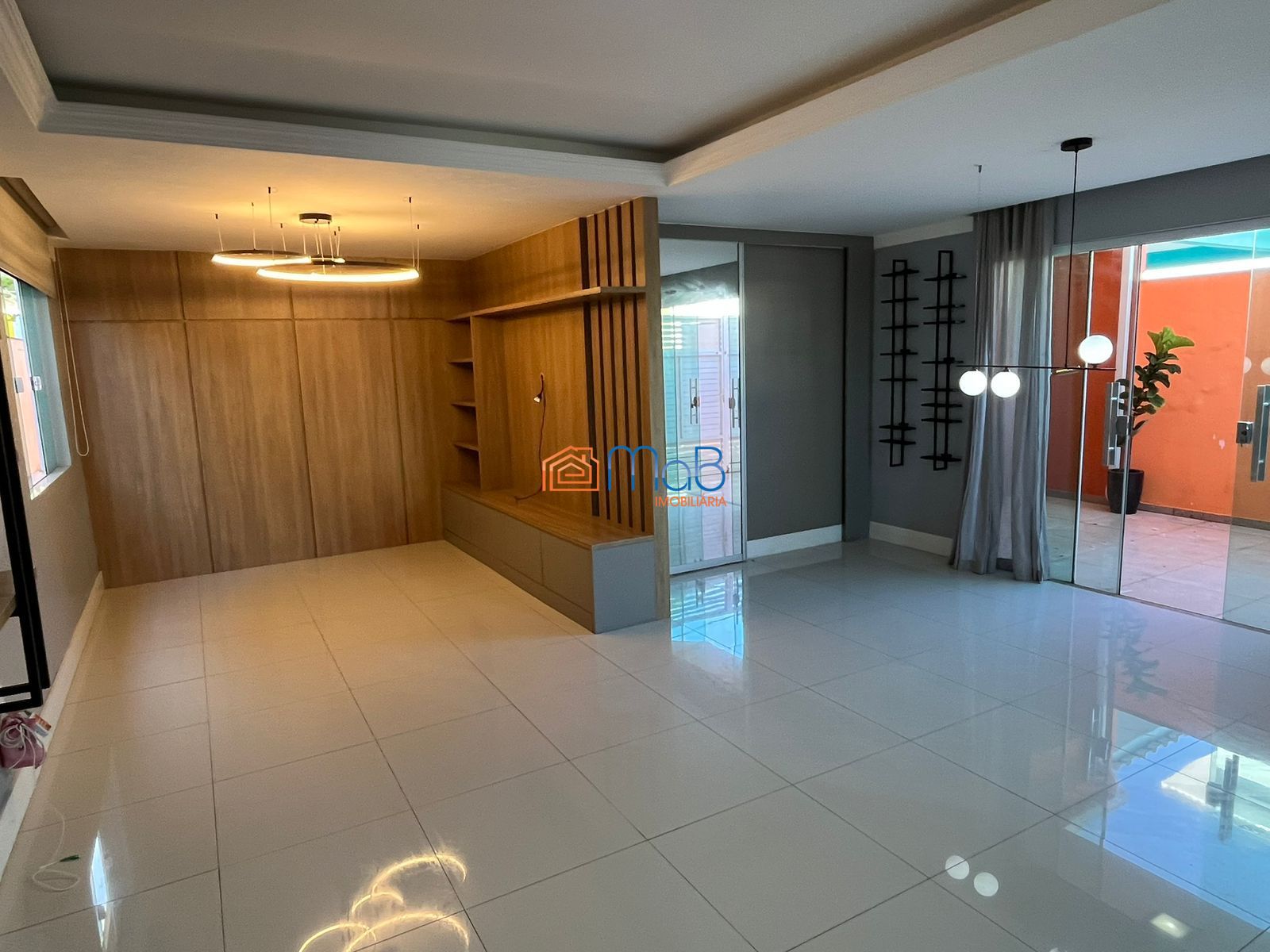 Casa de Alto Padrão com 3 Suítes, Energia Solar e Lazer Completo – Vale 3