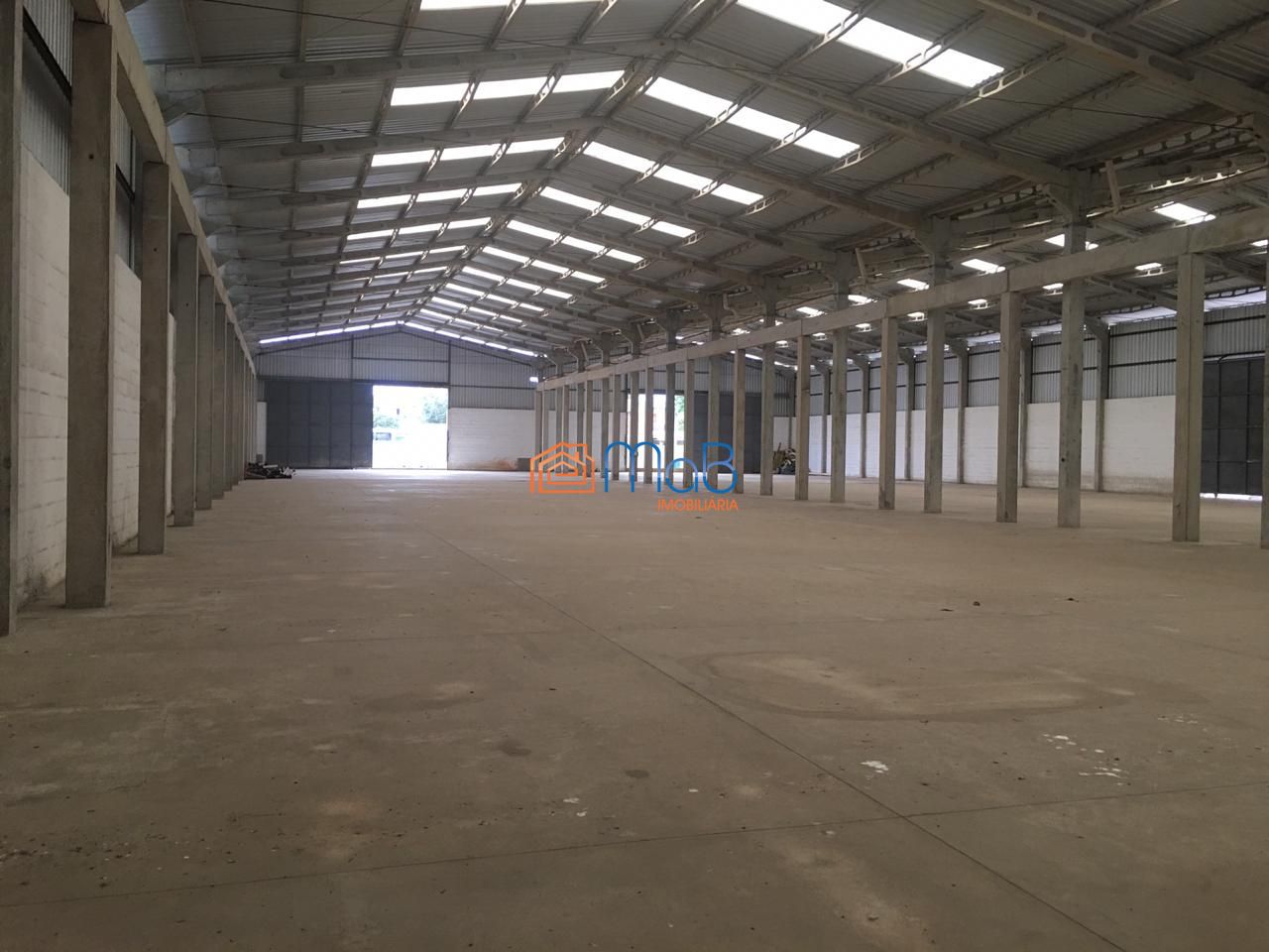 Depósito-Galpão-Armazém à venda com 3 quartos, 2600m² - Foto 2