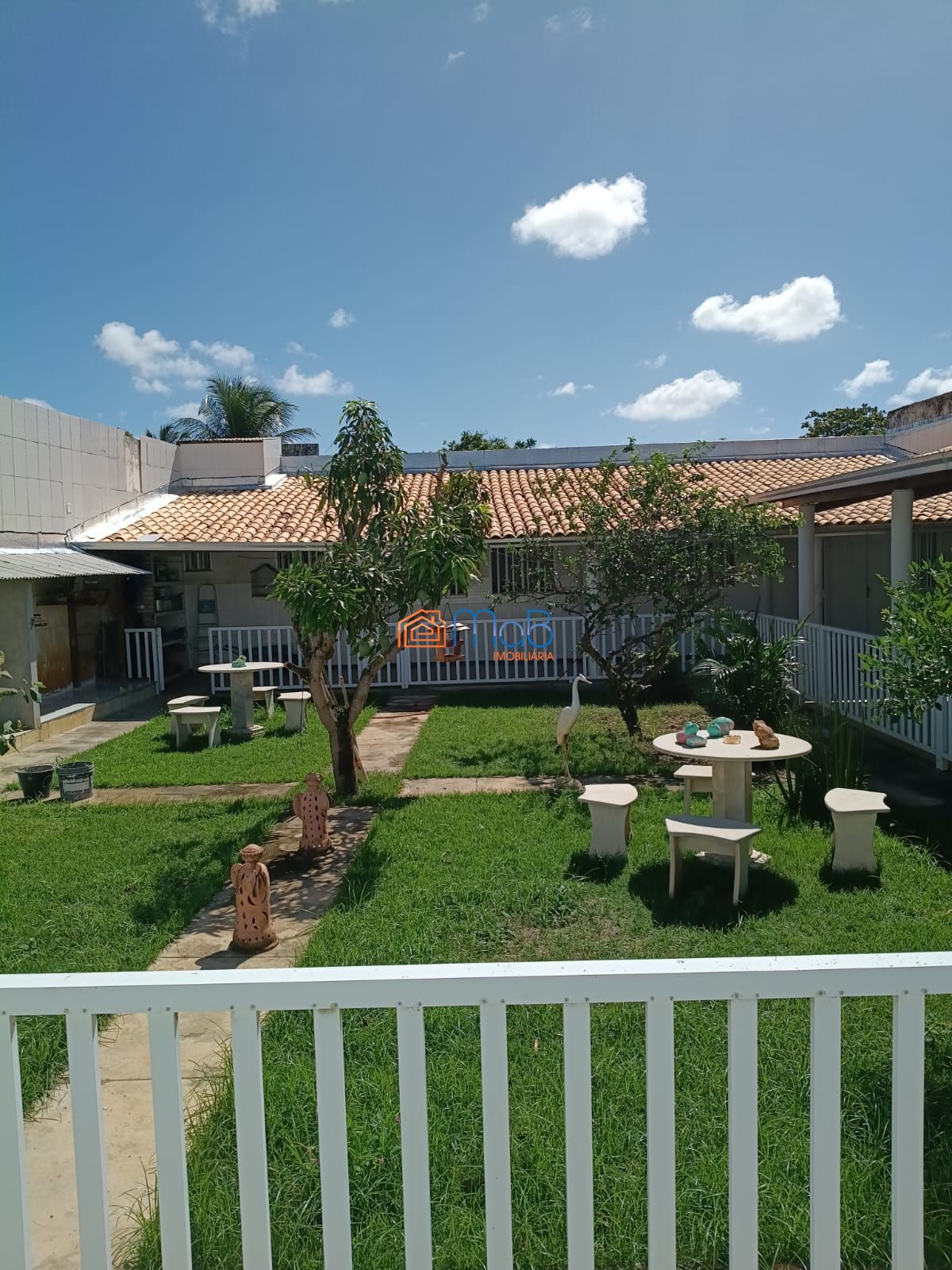Casa ampla com piscina na zona de expansão – robalo apenas 1
