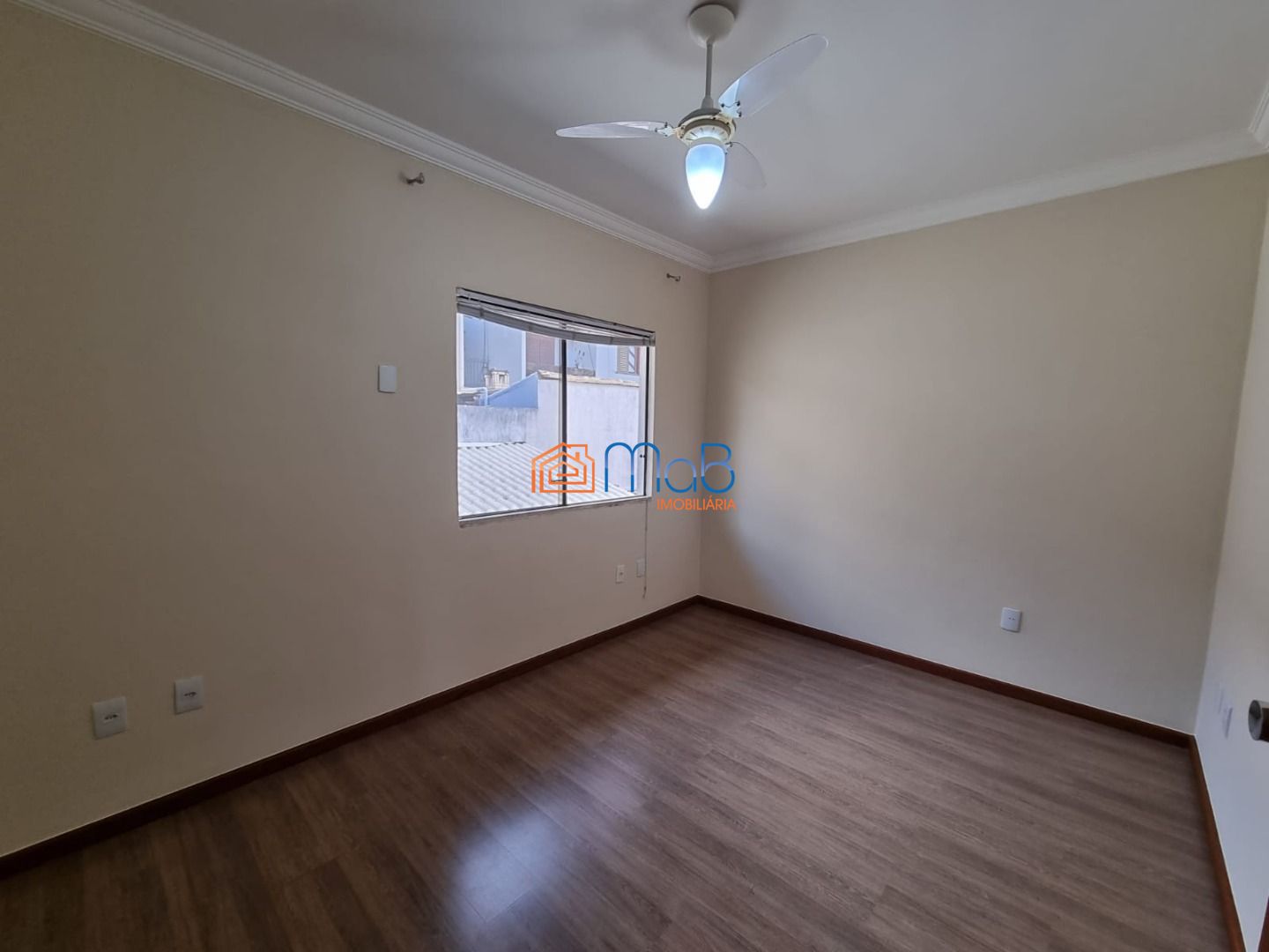 Casa à venda com 3 quartos, 160m² - Foto 8