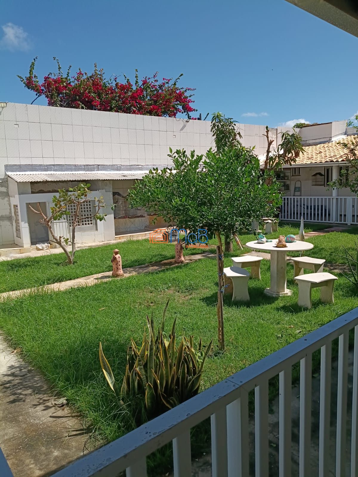 Casa ampla com piscina na zona de expansão – robalo apenas 1