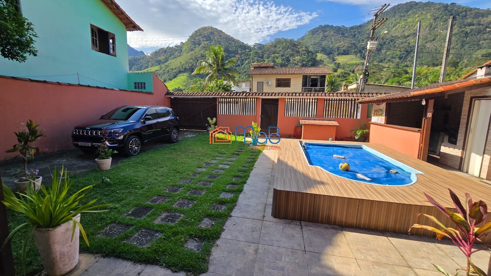 Casa à venda em trapóleo – amplo espaço e excelente estrutura!