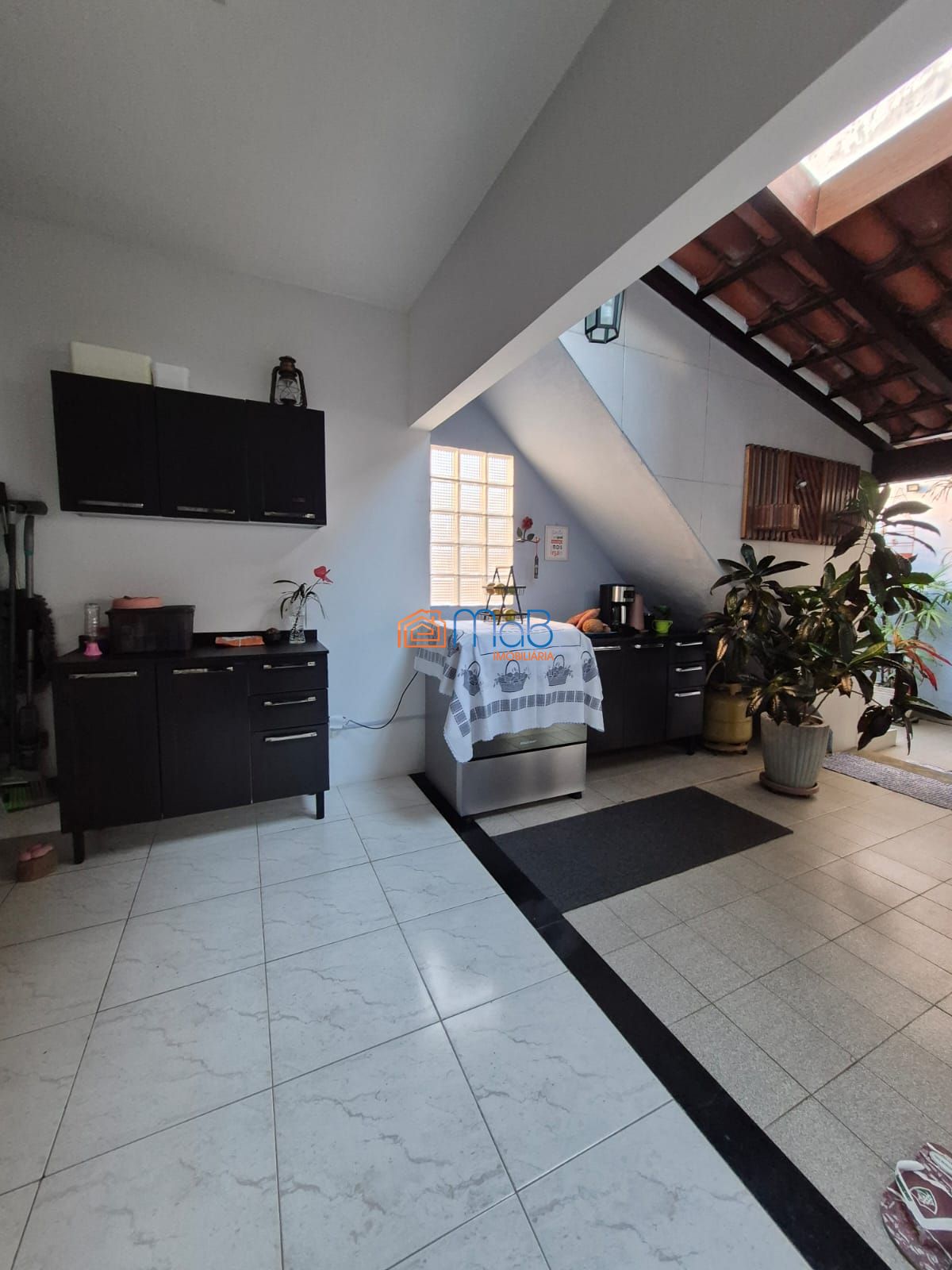 Casa de 310m² com Área Gourmet Completa e 4 Quartos