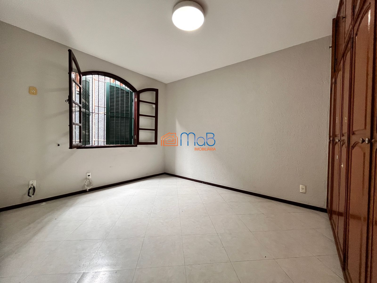 Casa à venda com 6 quartos, 430m² - Foto 27