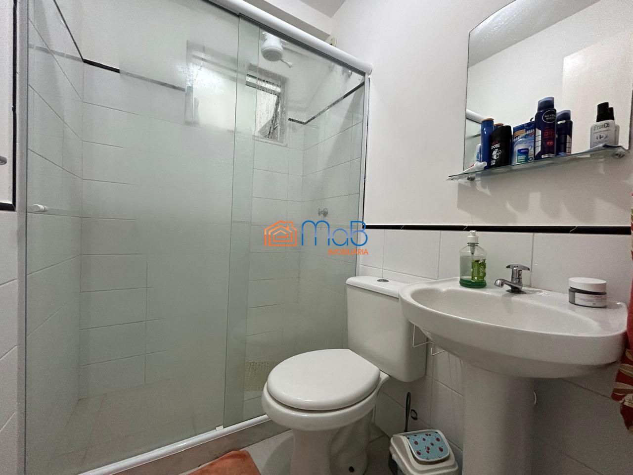 Apartamento mobiliado com 2 quartos no cond. Sítio das garça