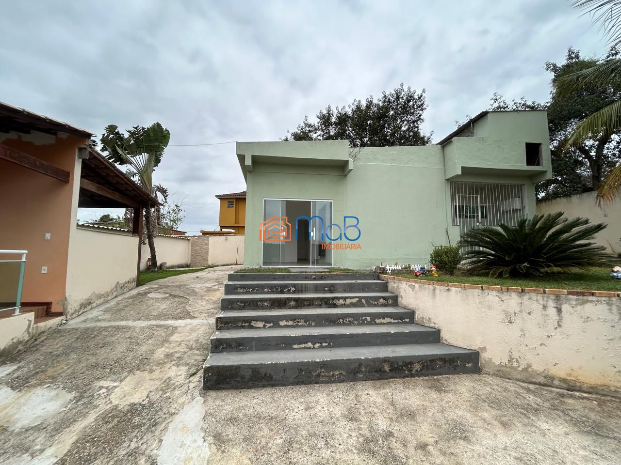 Casa à venda com 3 quartos, 200m² - Foto 2