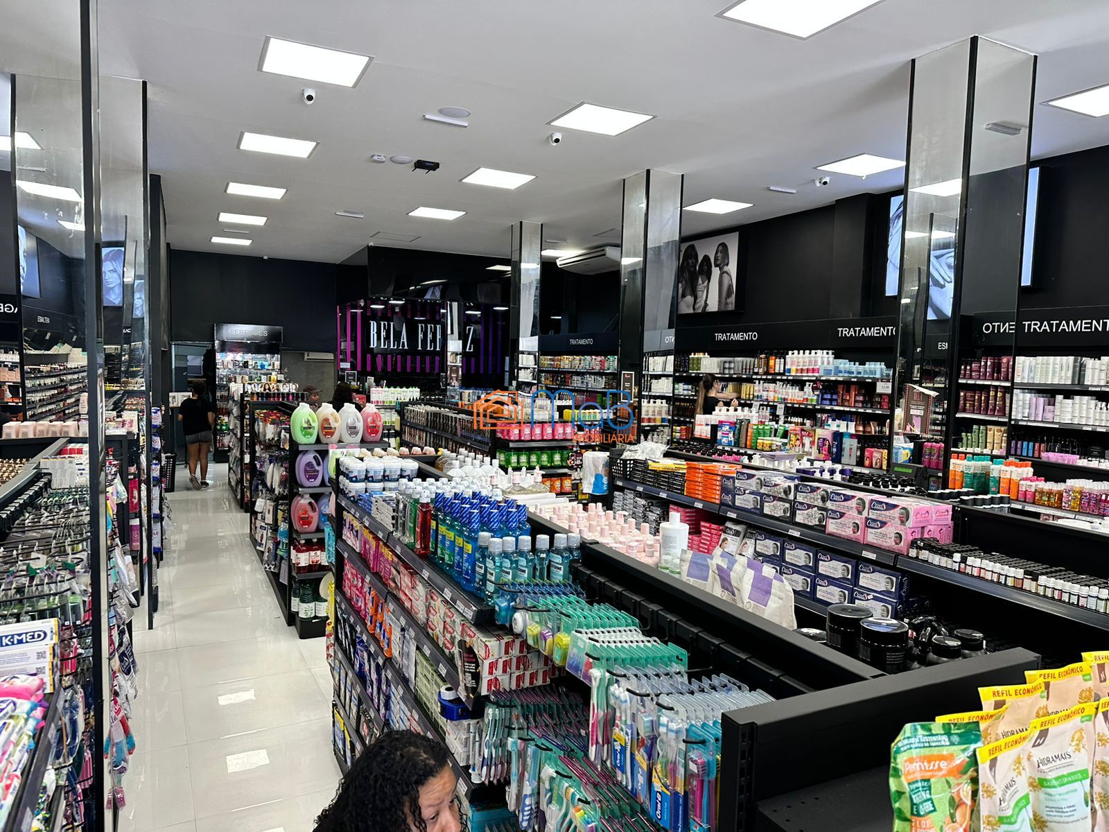 Excelente loja no Centro de Macaé – 240m² salão + 100m² estoque