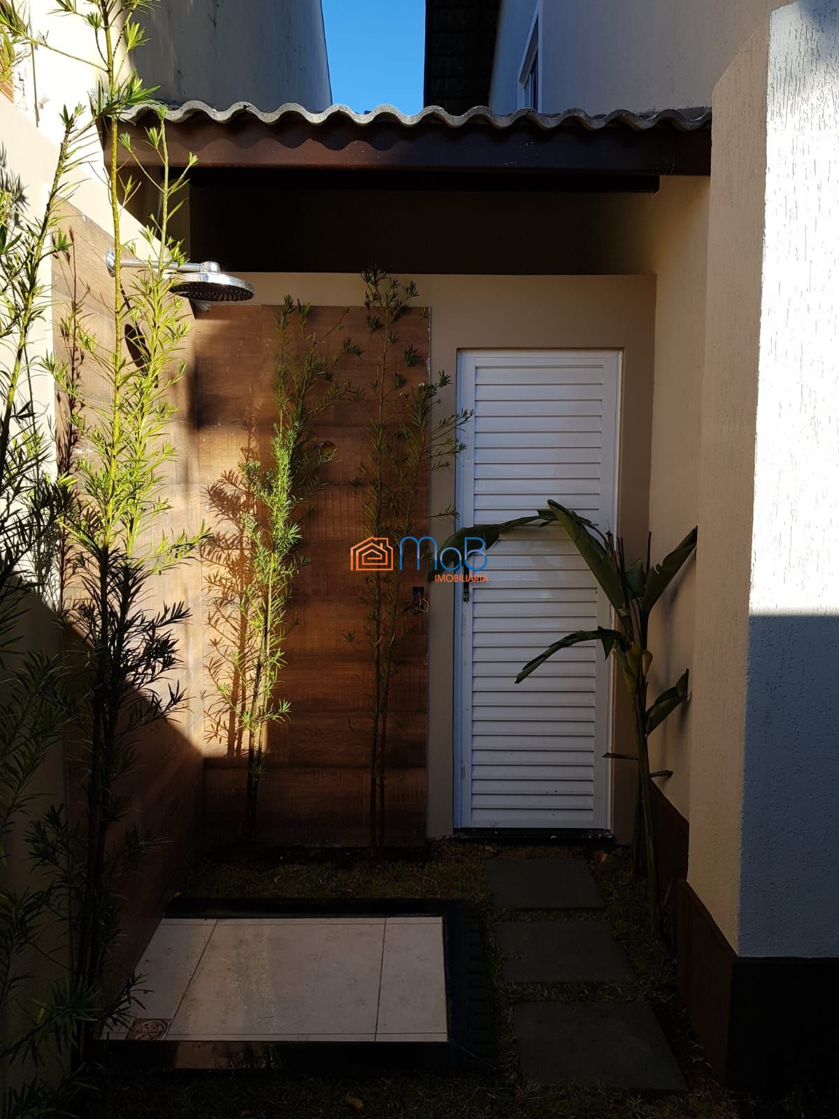 Linda Casa com 03 quartos a venda no Jardim Santo Antônio