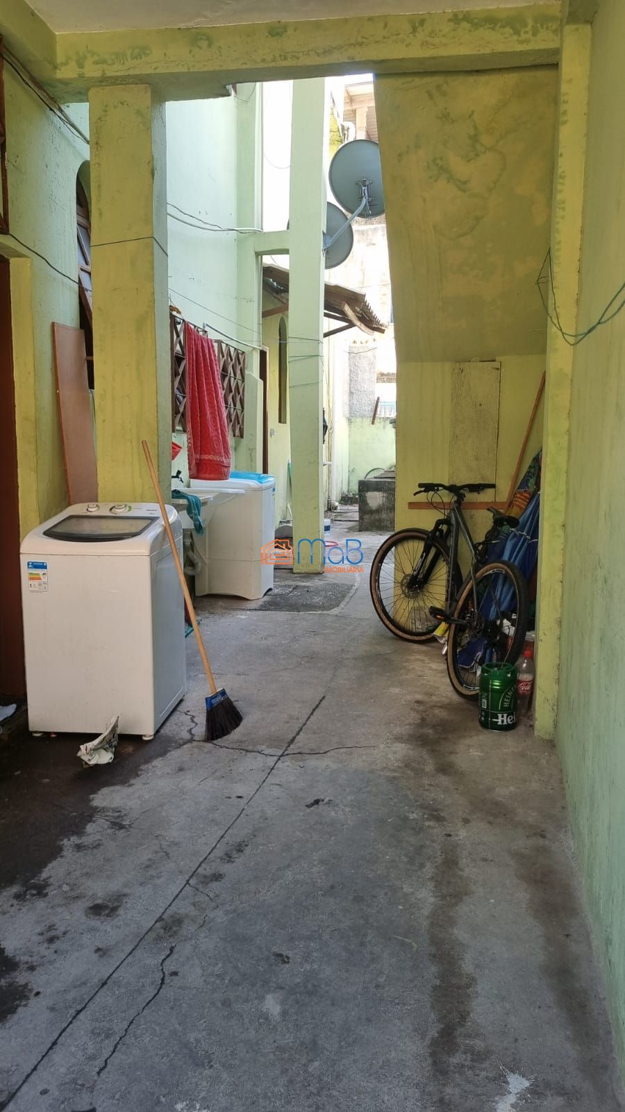 Casa Com Sobrado, Terraço e Kitnets no Visconde