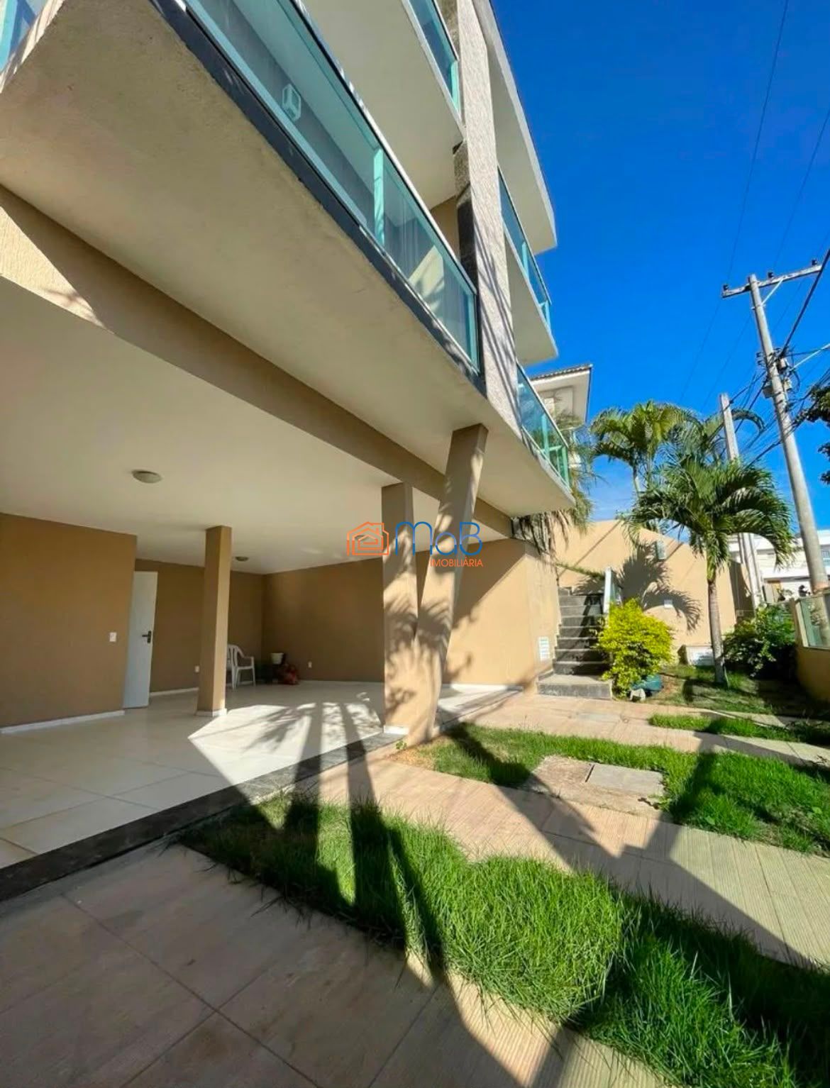 Casa à venda com 4 Quartos e Piscina no Vale dos Cristais Macaé/RJ