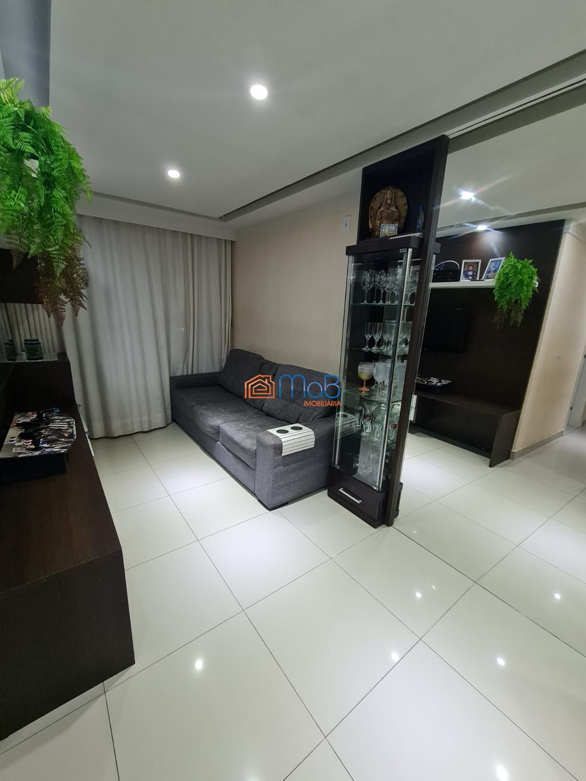 Apartamento 03 quartos com suíte e garagem.