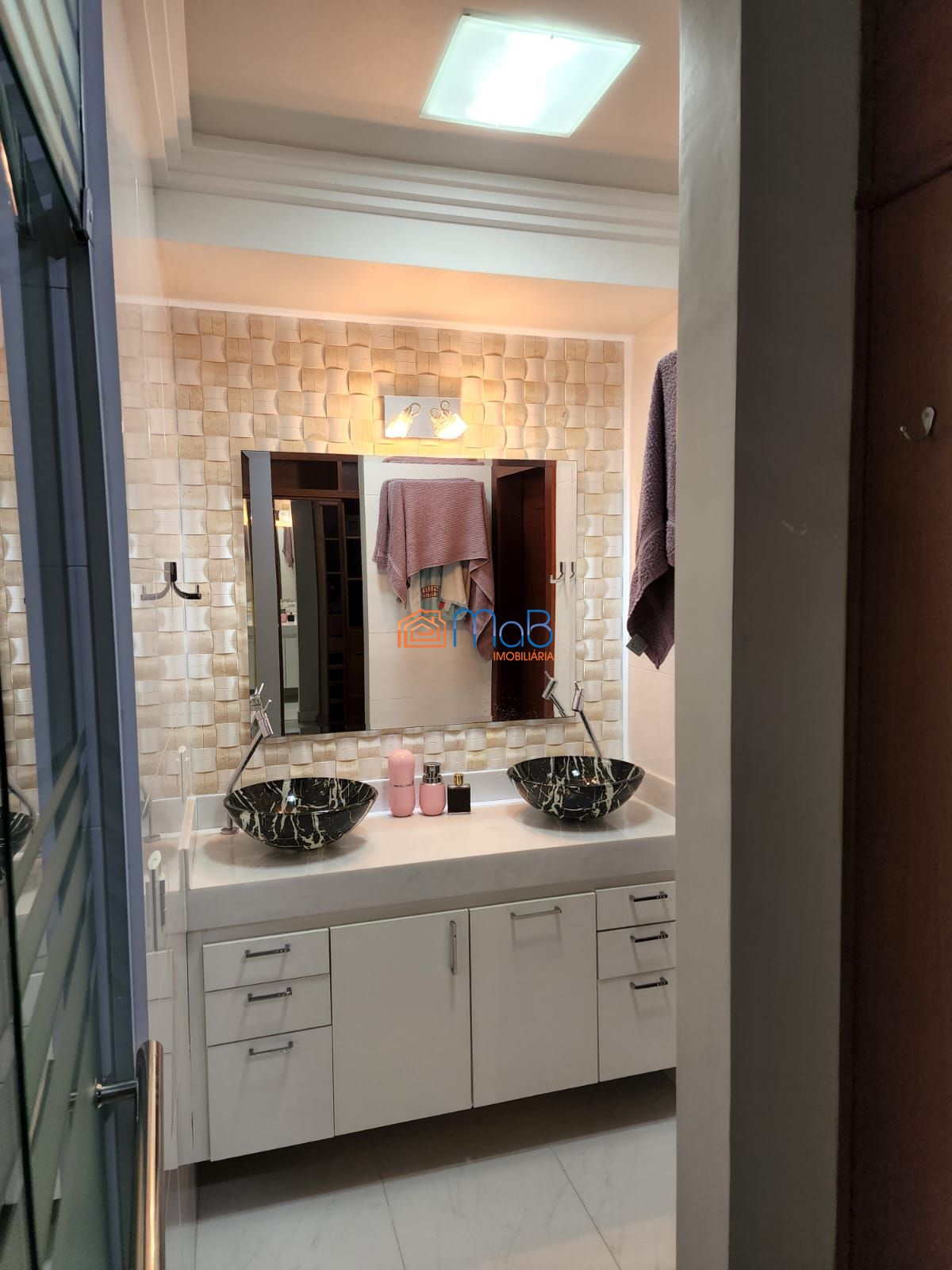 Linda Casa com 03 quartos a venda no Jardim Santo Antônio