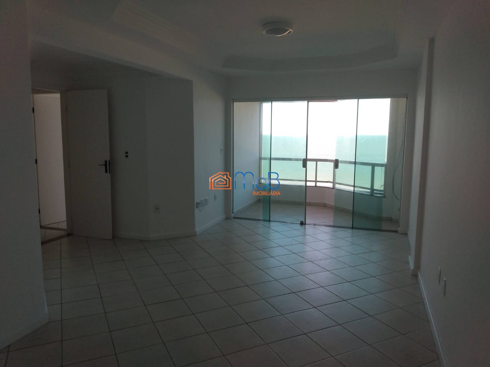 Apartamento com 120m², vista para o mar e 4 quartos sendo 01