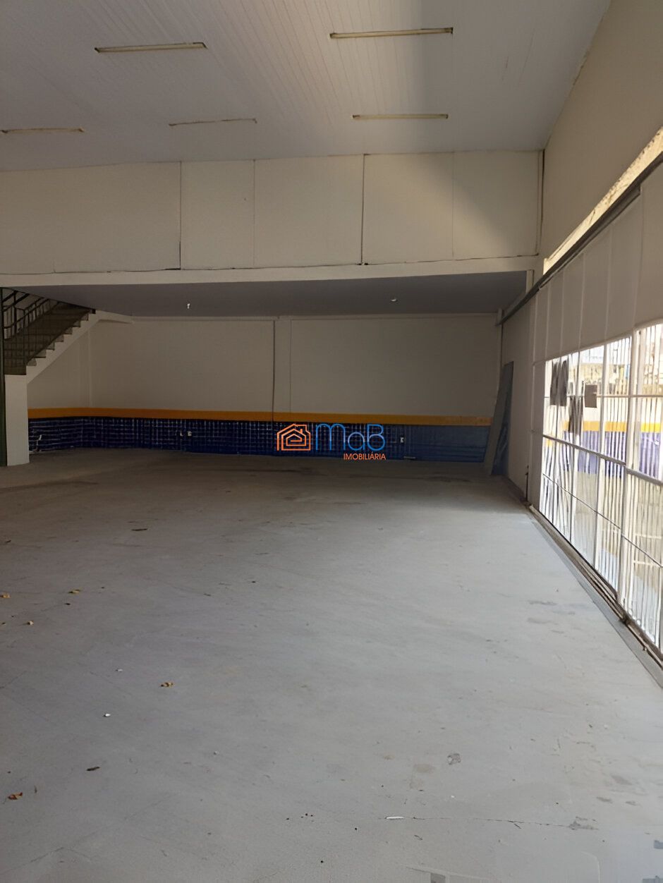 Loja-Salão para alugar com 3 quartos, 252m² - Foto 4