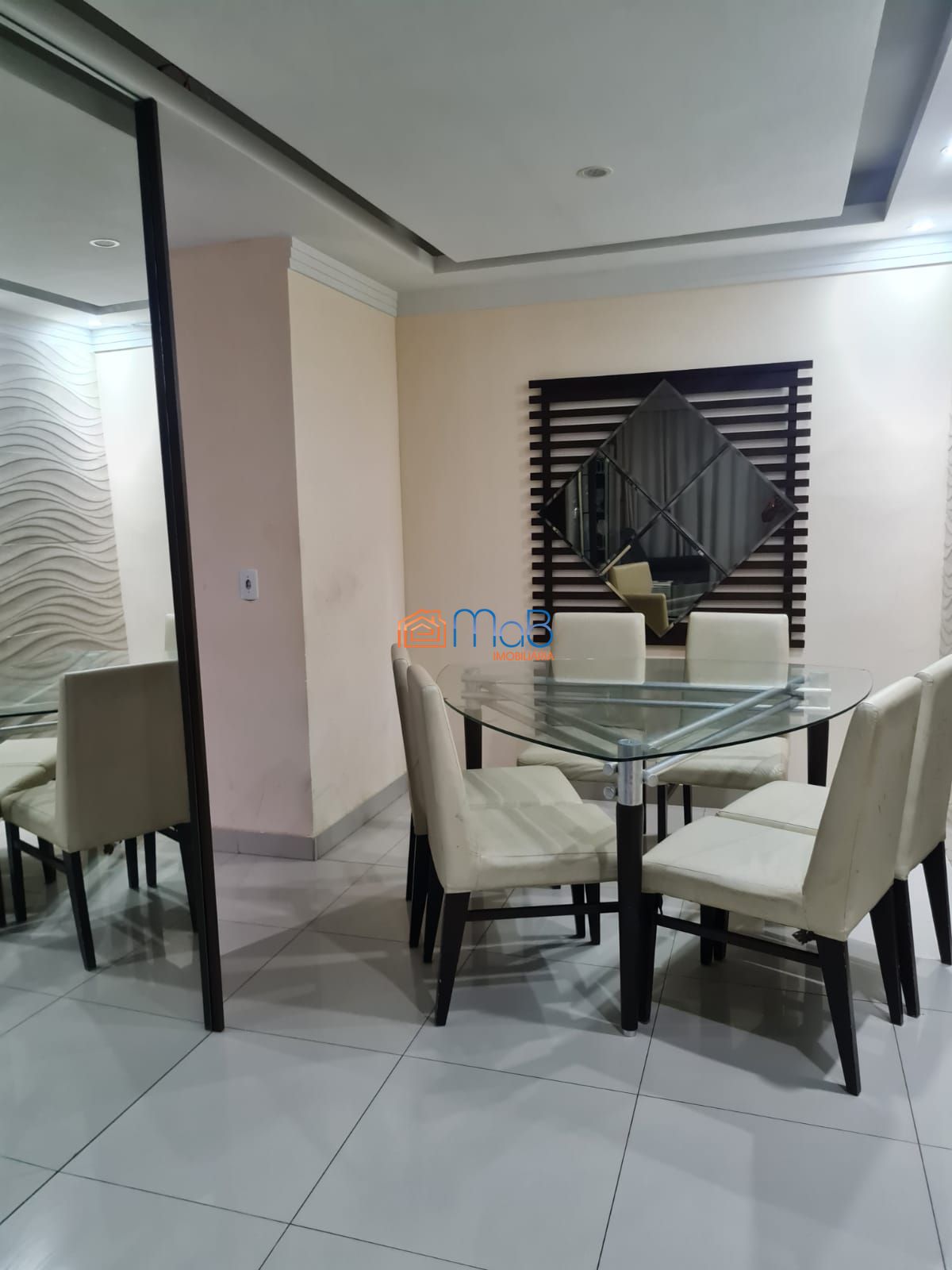 Apartamento 03 quartos com suíte e garagem.