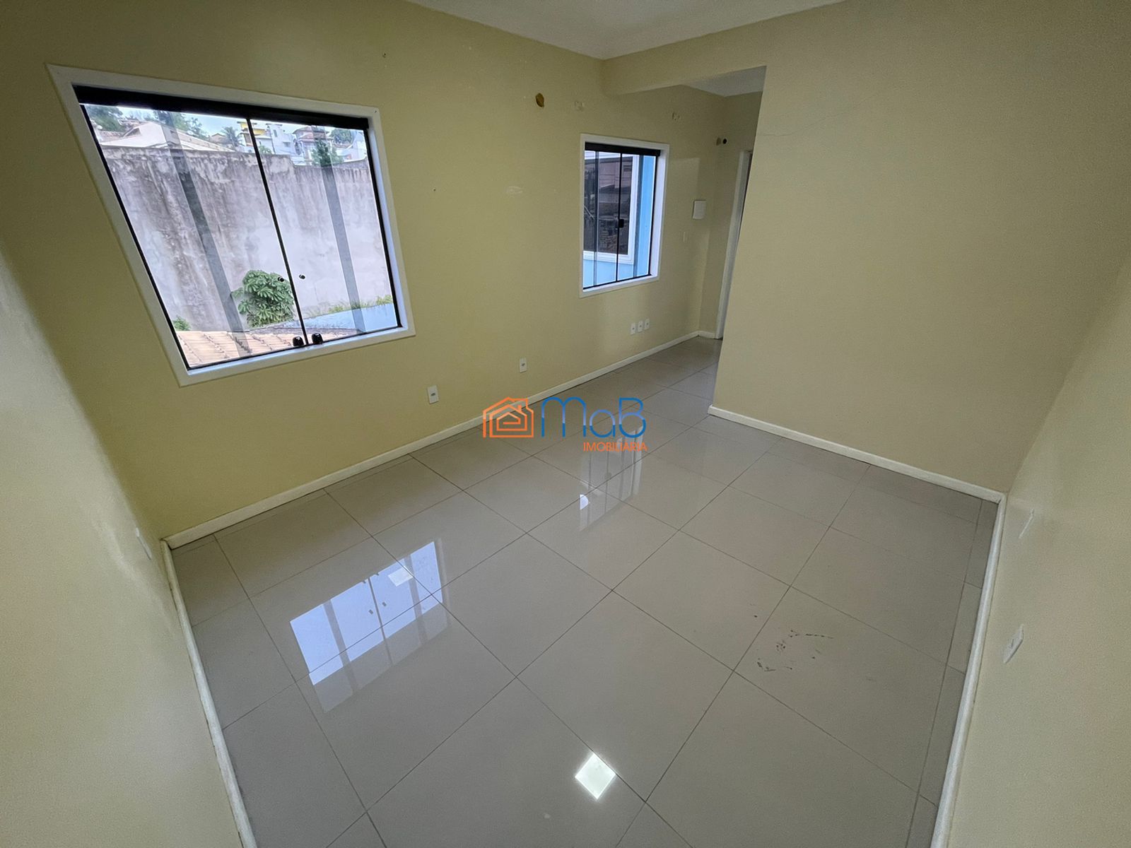 Casa à venda com 4 quartos, 200m² - Foto 17