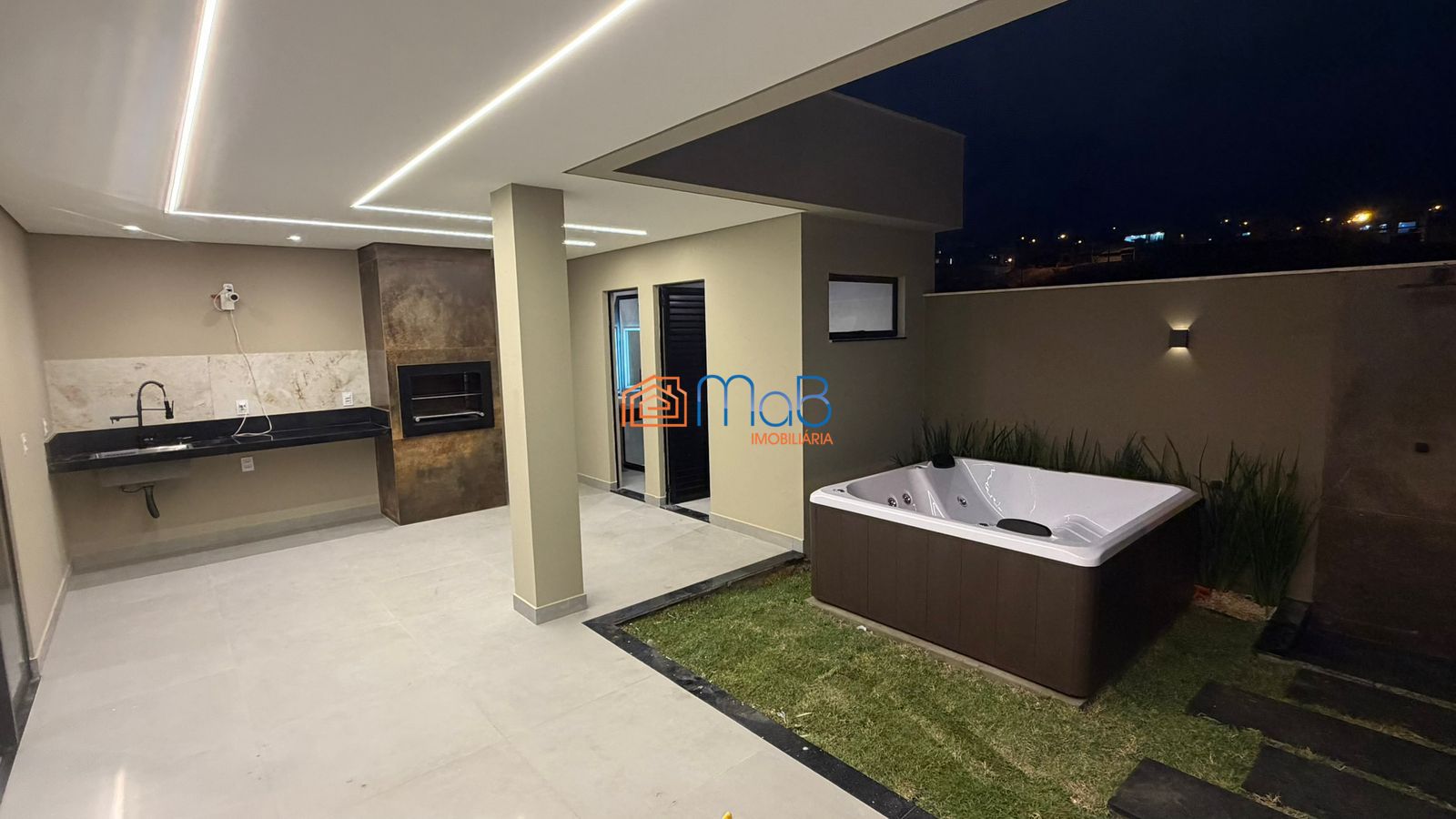 Casa de alto padrão em Macaé, no Condomínio Residencial do Bosque, na Reserva Ca