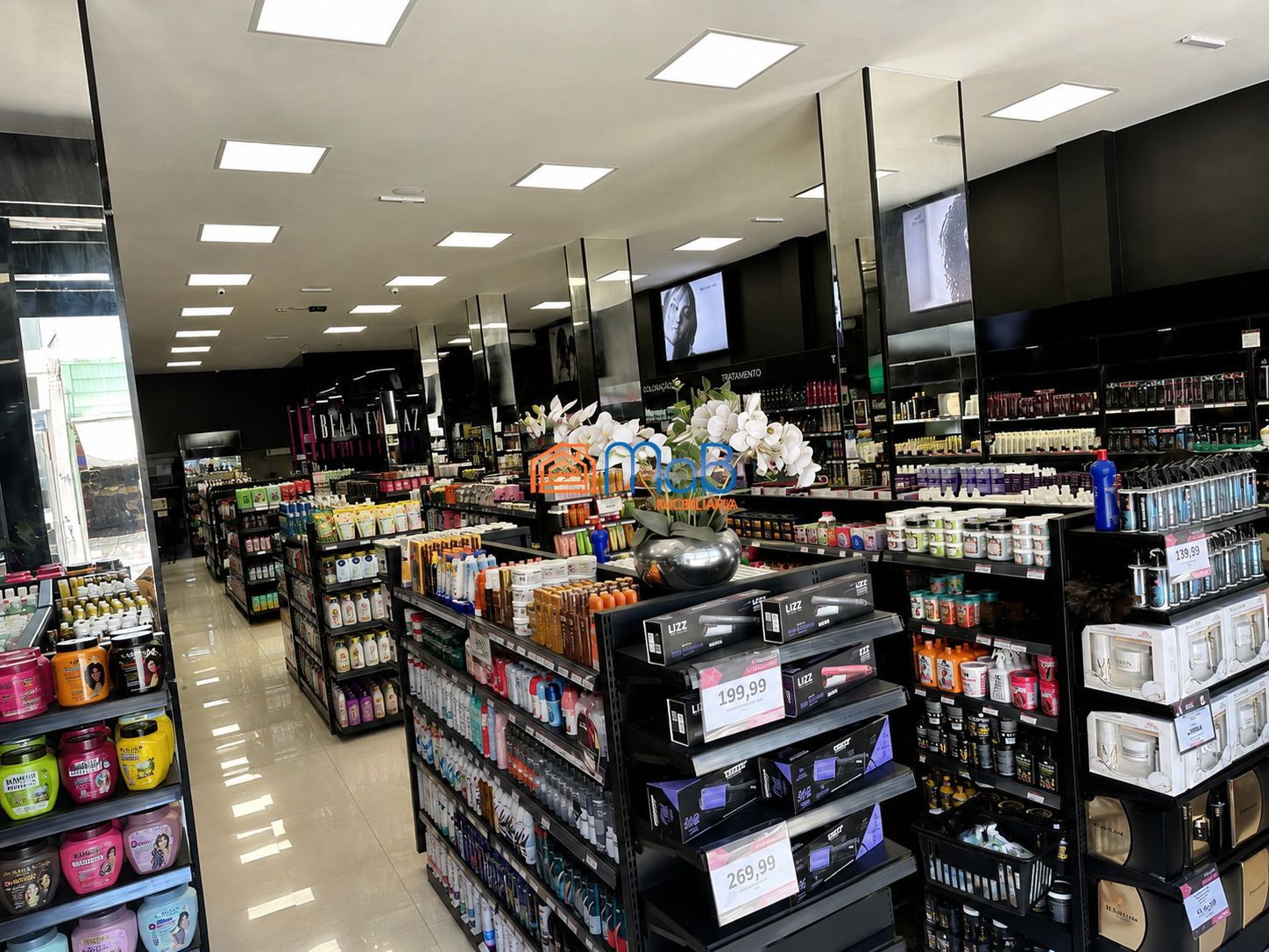 Excelente loja no Centro de Macaé – 240m² salão + 100m² estoque