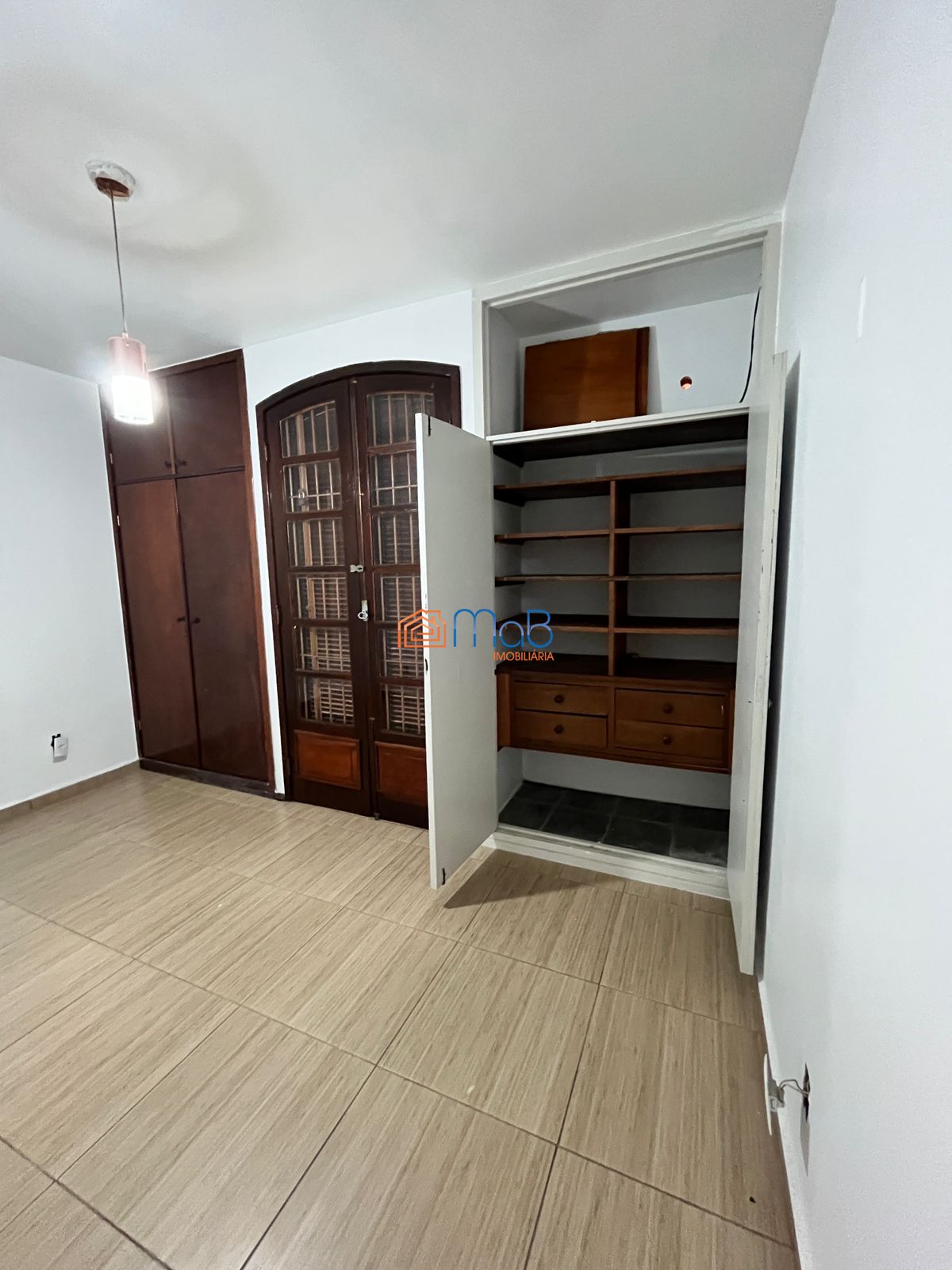 Casa à venda com 4 quartos, 200m² - Foto 43