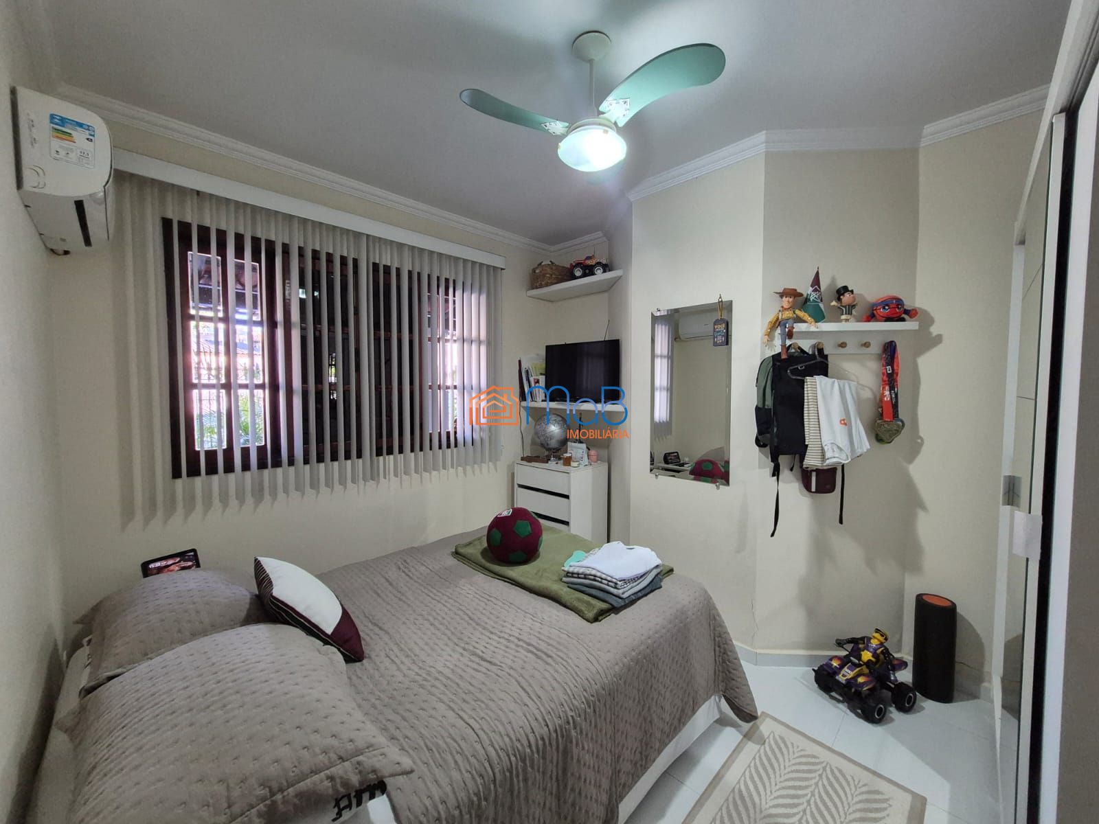 Casa de 310m² com Área Gourmet Completa e 4 Quartos
