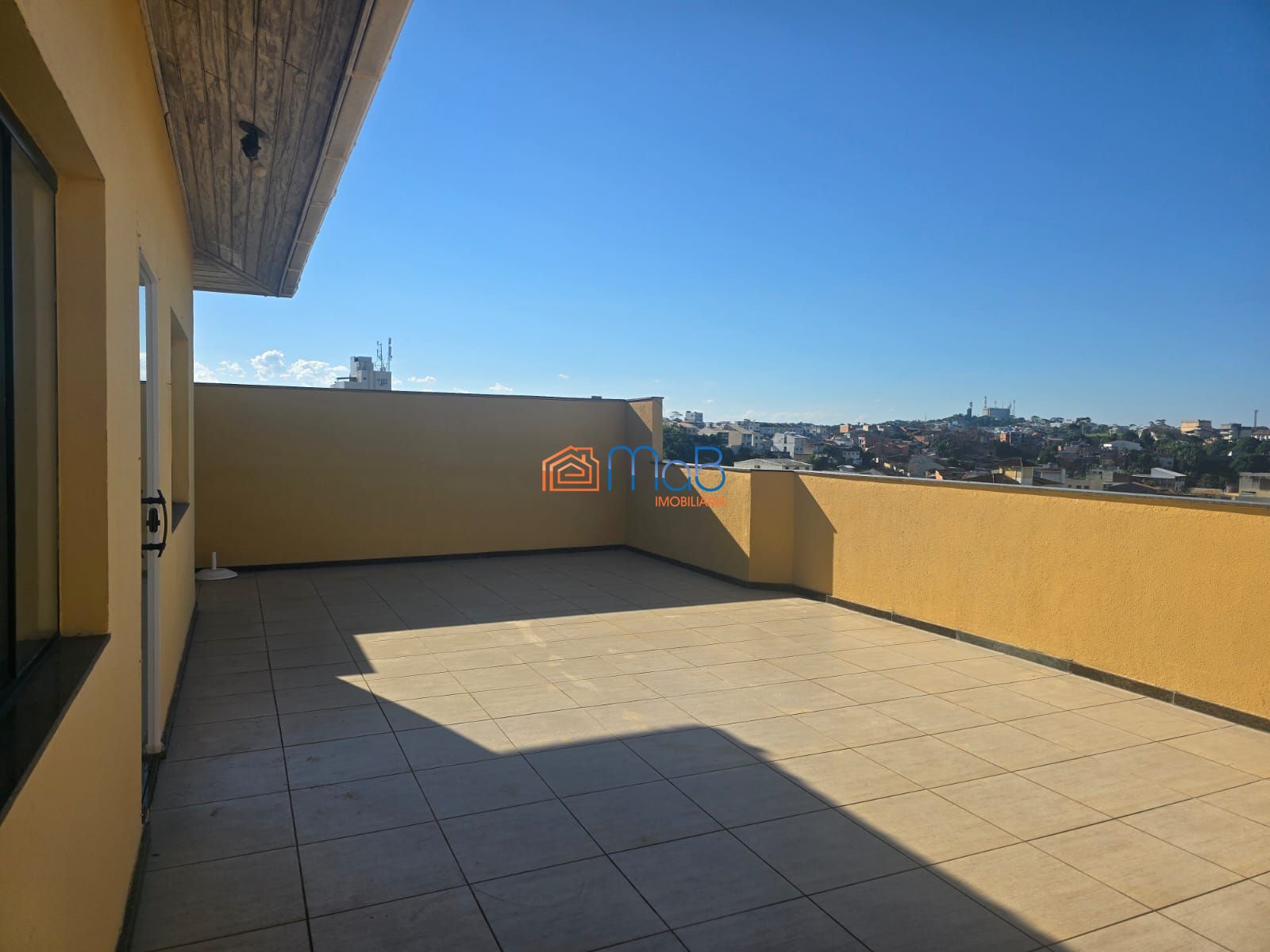 Cobertura com 01 suíte e terraço no novo horizonte