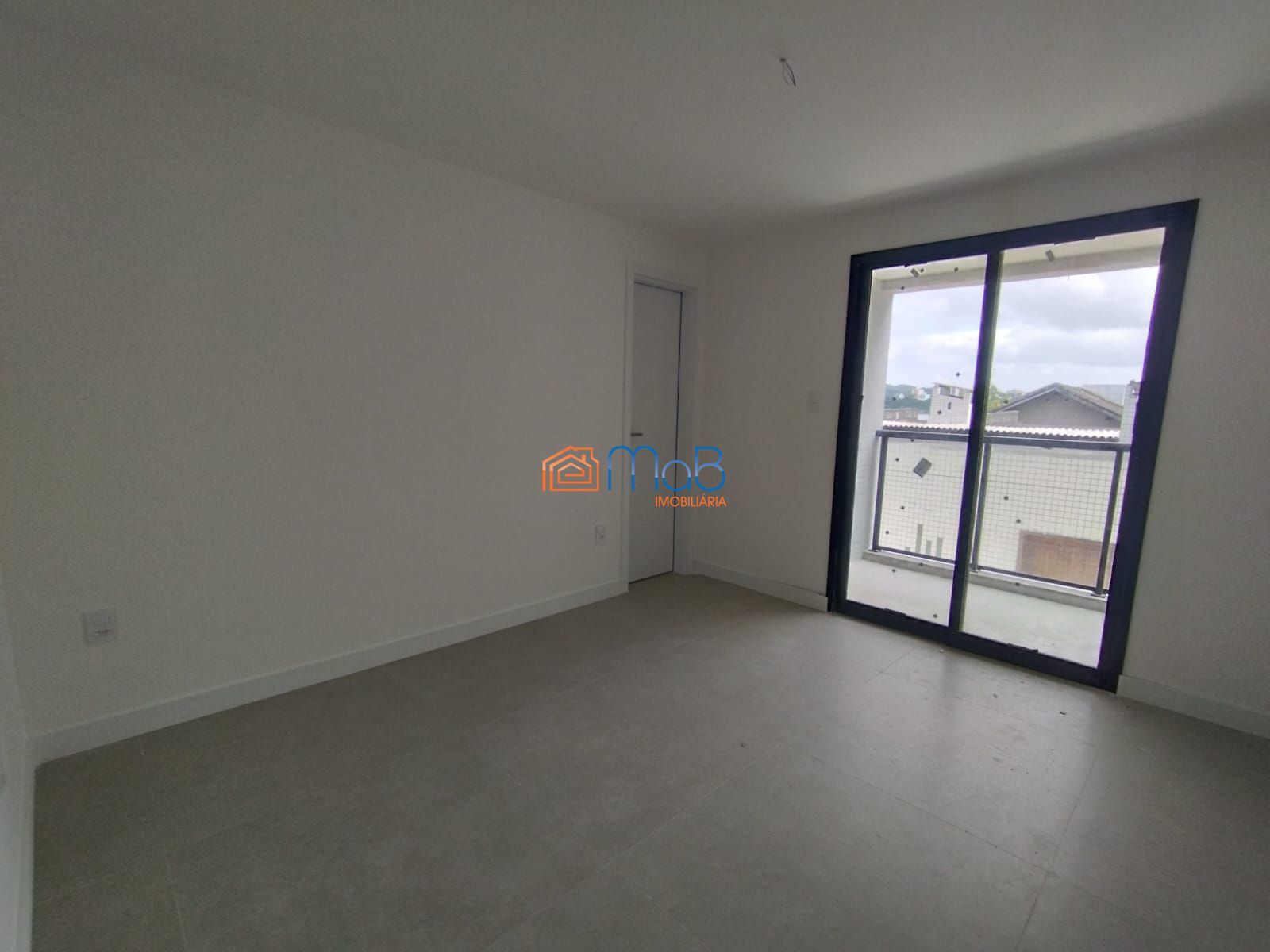 Apartamento à venda com 3 quartos, 140m² - Foto 4