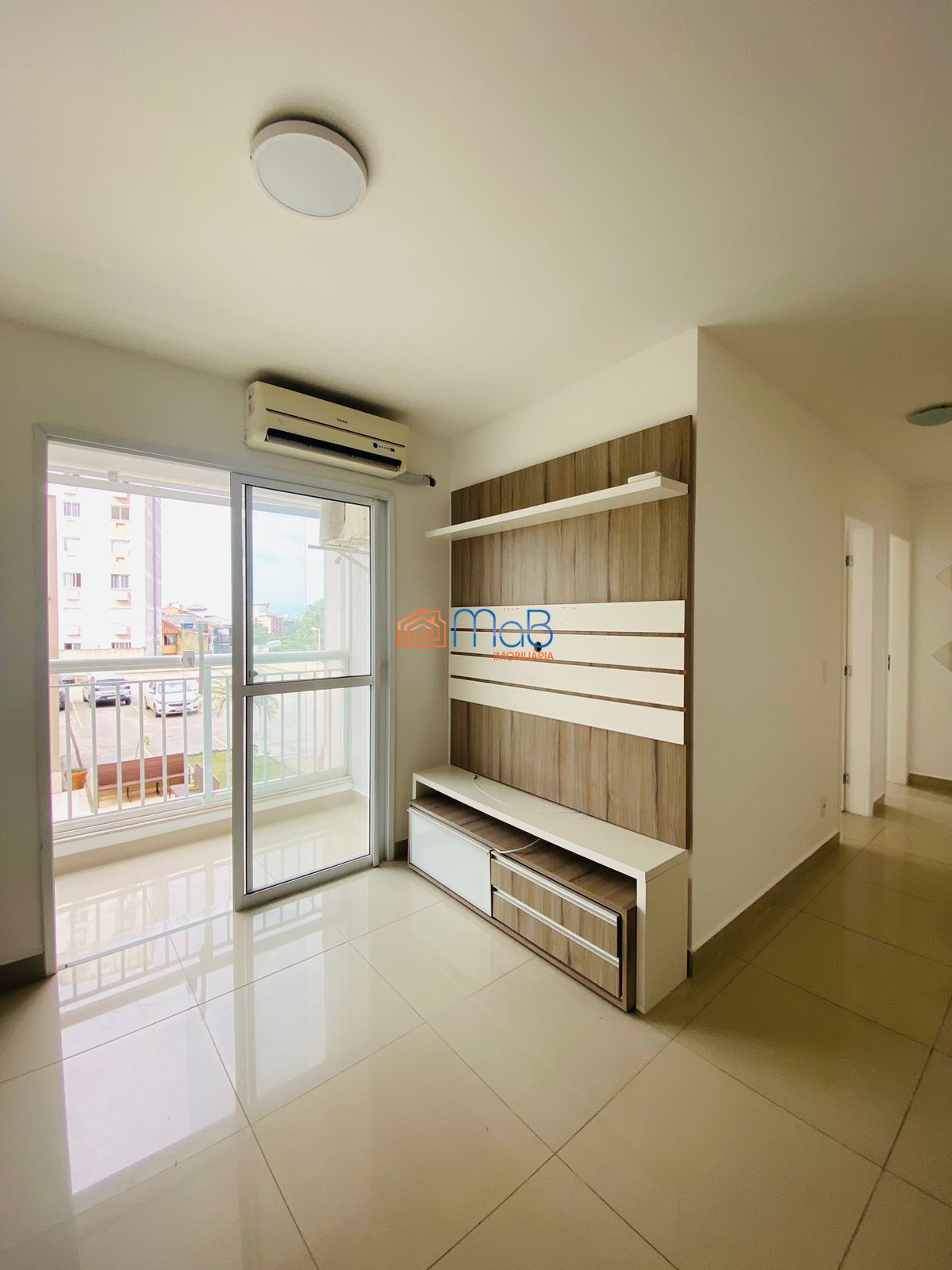 Apartamento à venda com 3 quartos, 75m² - Foto 2