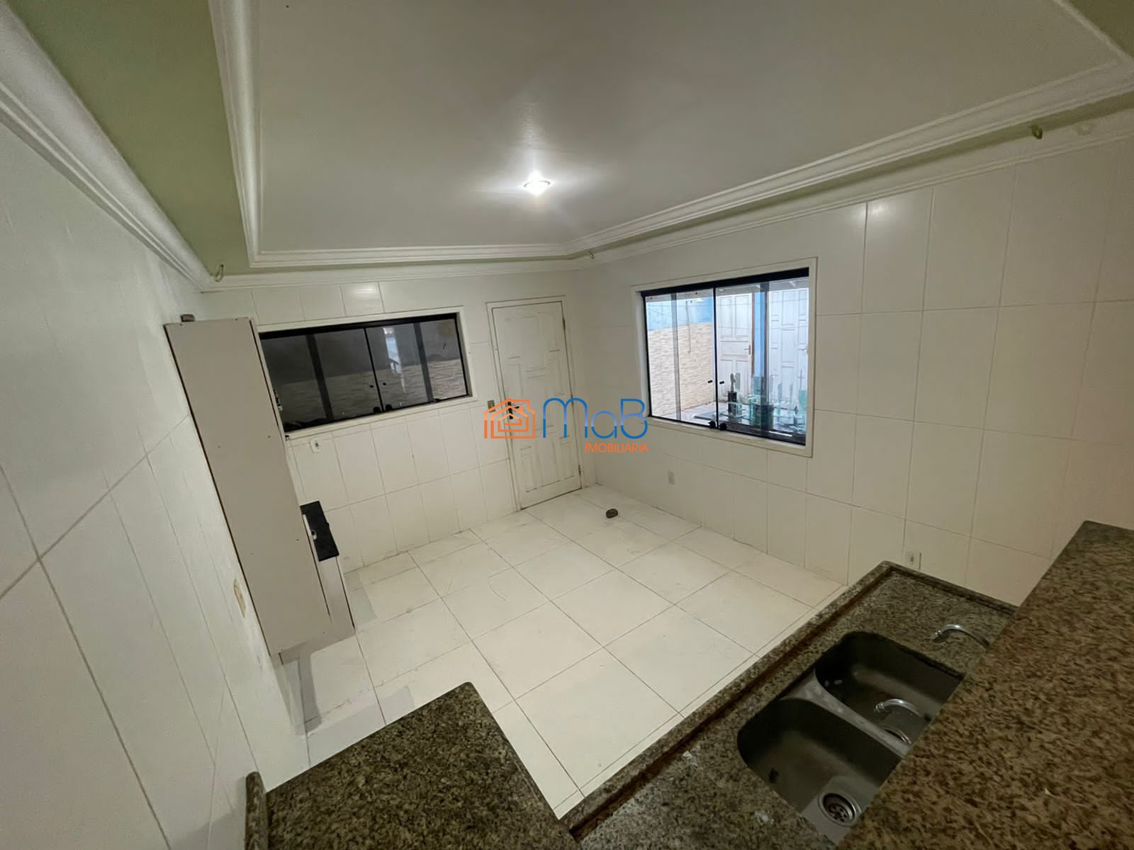 Casa à venda com 4 quartos, 200m² - Foto 10