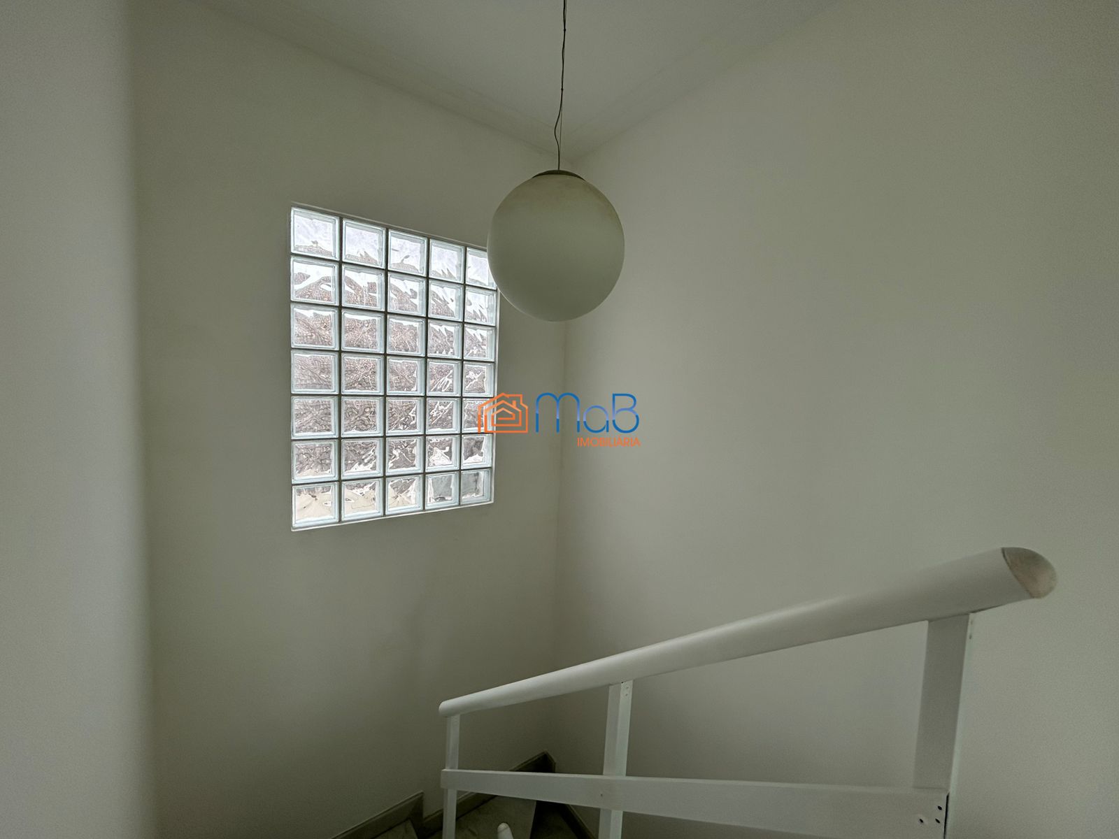 Casa espaçosa de 3 quartos com terraço, vista pra lagoa e ár