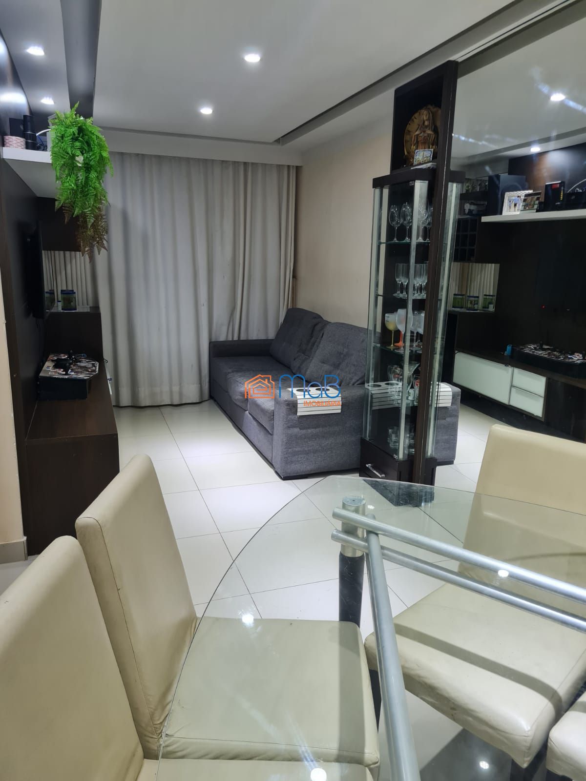 Apartamento 03 quartos com suíte e garagem.