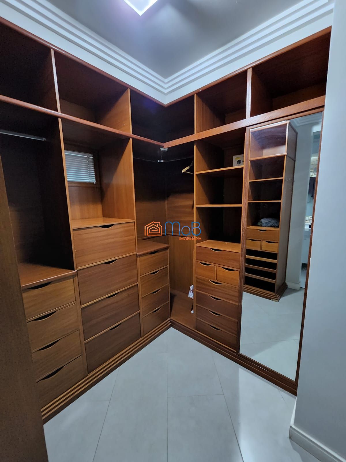 Linda Casa com 03 quartos a venda no Jardim Santo Antônio