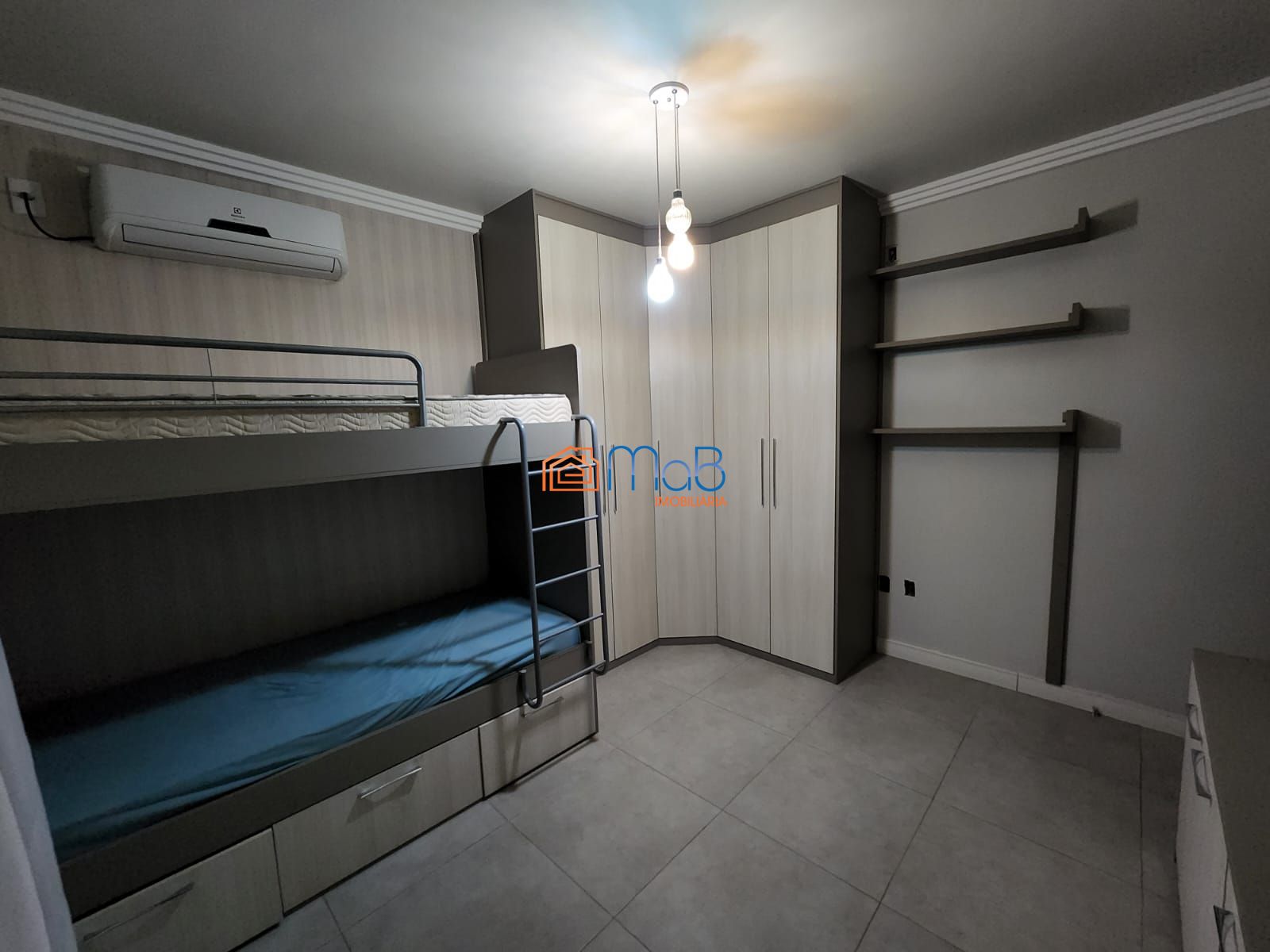 Linda Casa com 03 quartos a venda no Jardim Santo Antônio