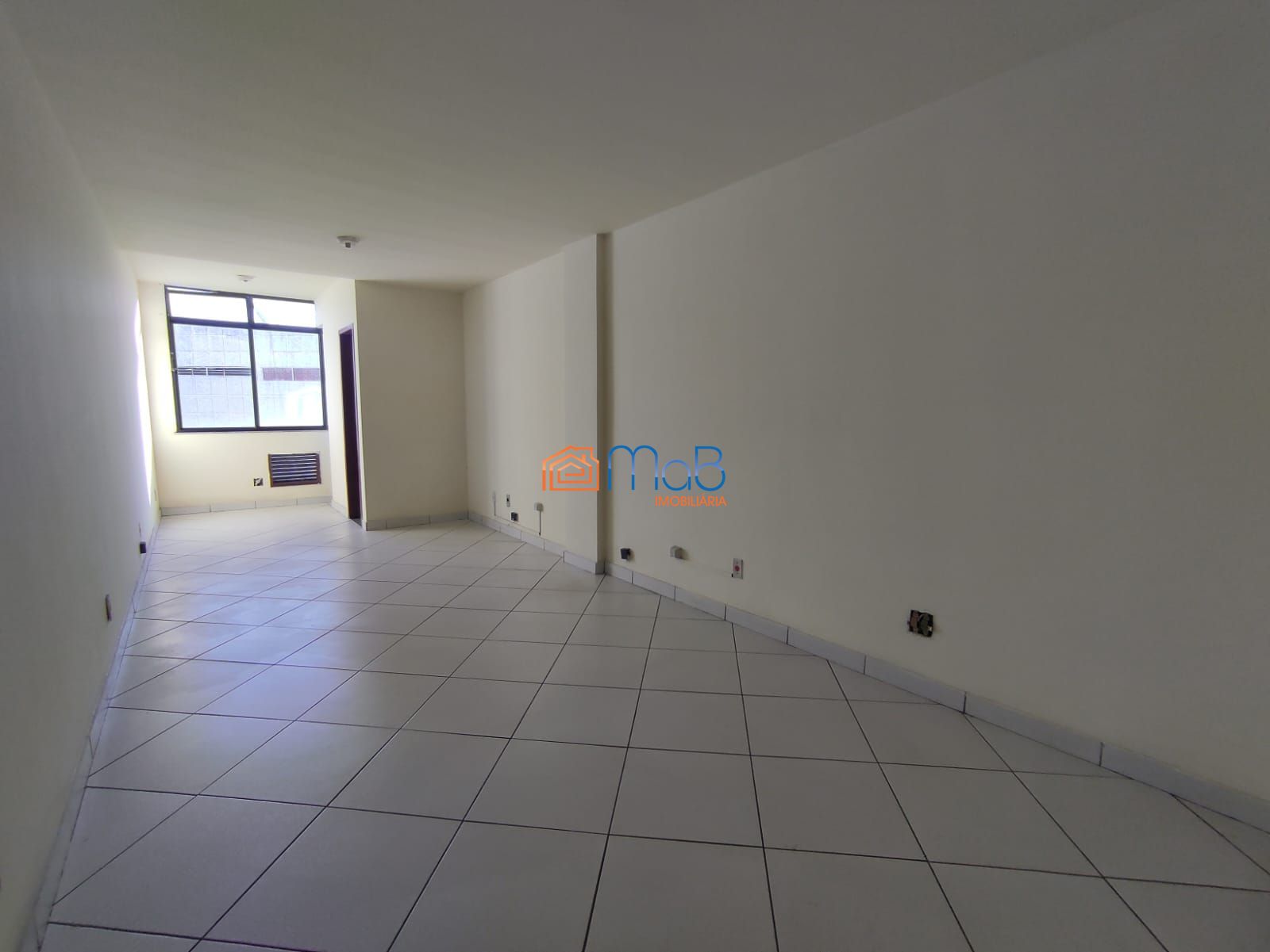 Conjunto Comercial-Sala para alugar com 1 quarto, 27m² - Foto 2