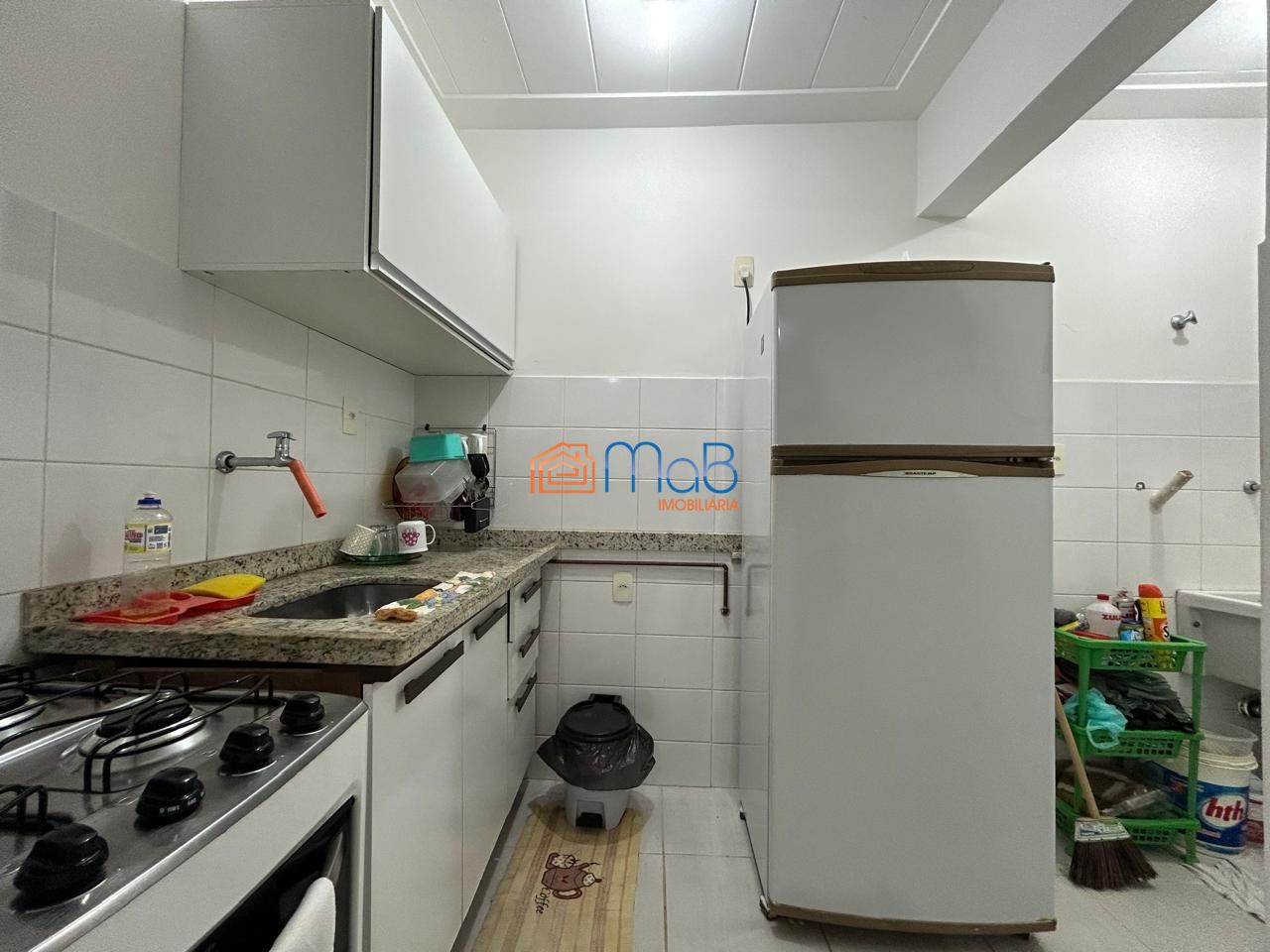 Apartamento mobiliado com 2 quartos no cond. Sítio das garça